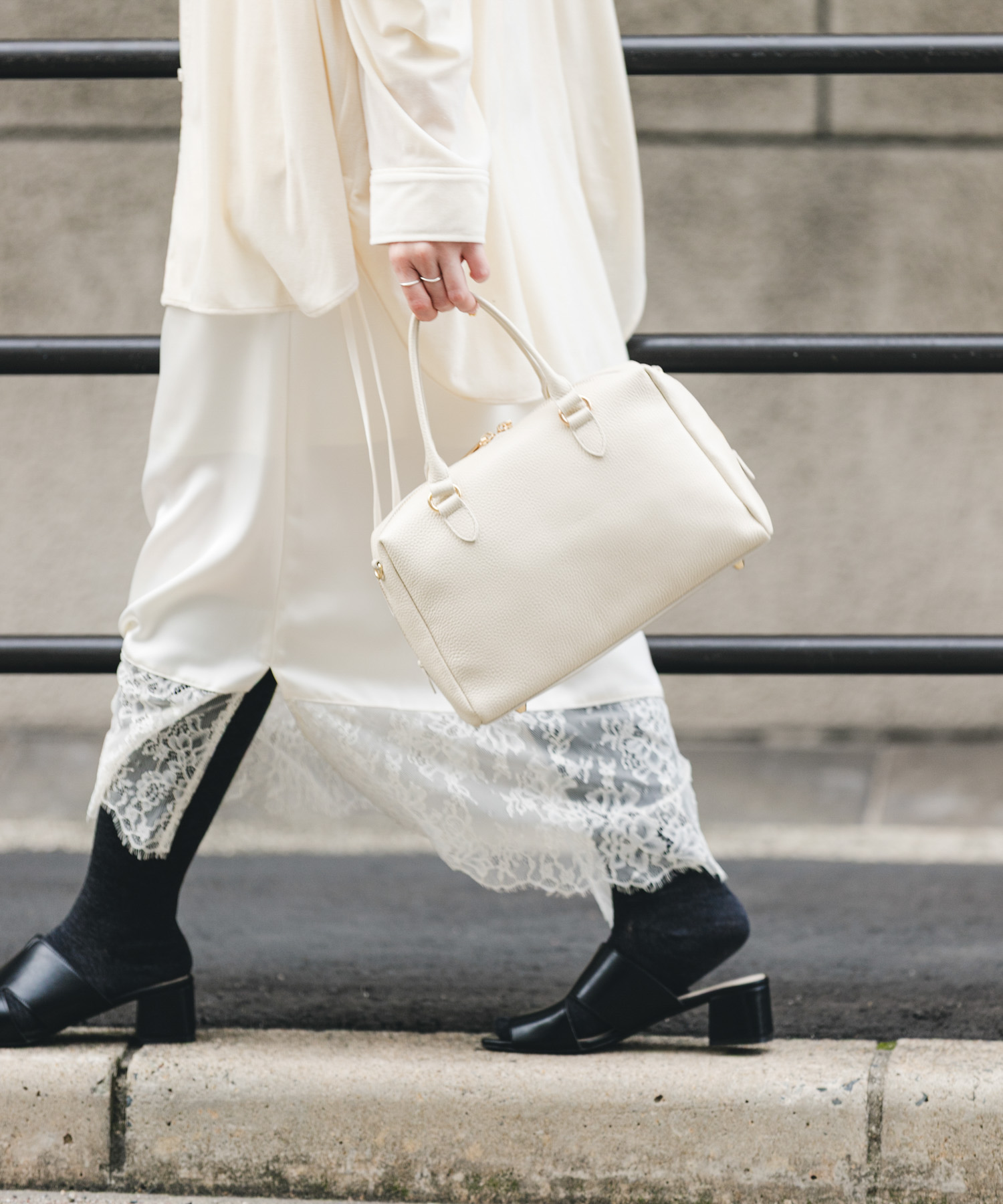 レザーボストンバッグ OFF one