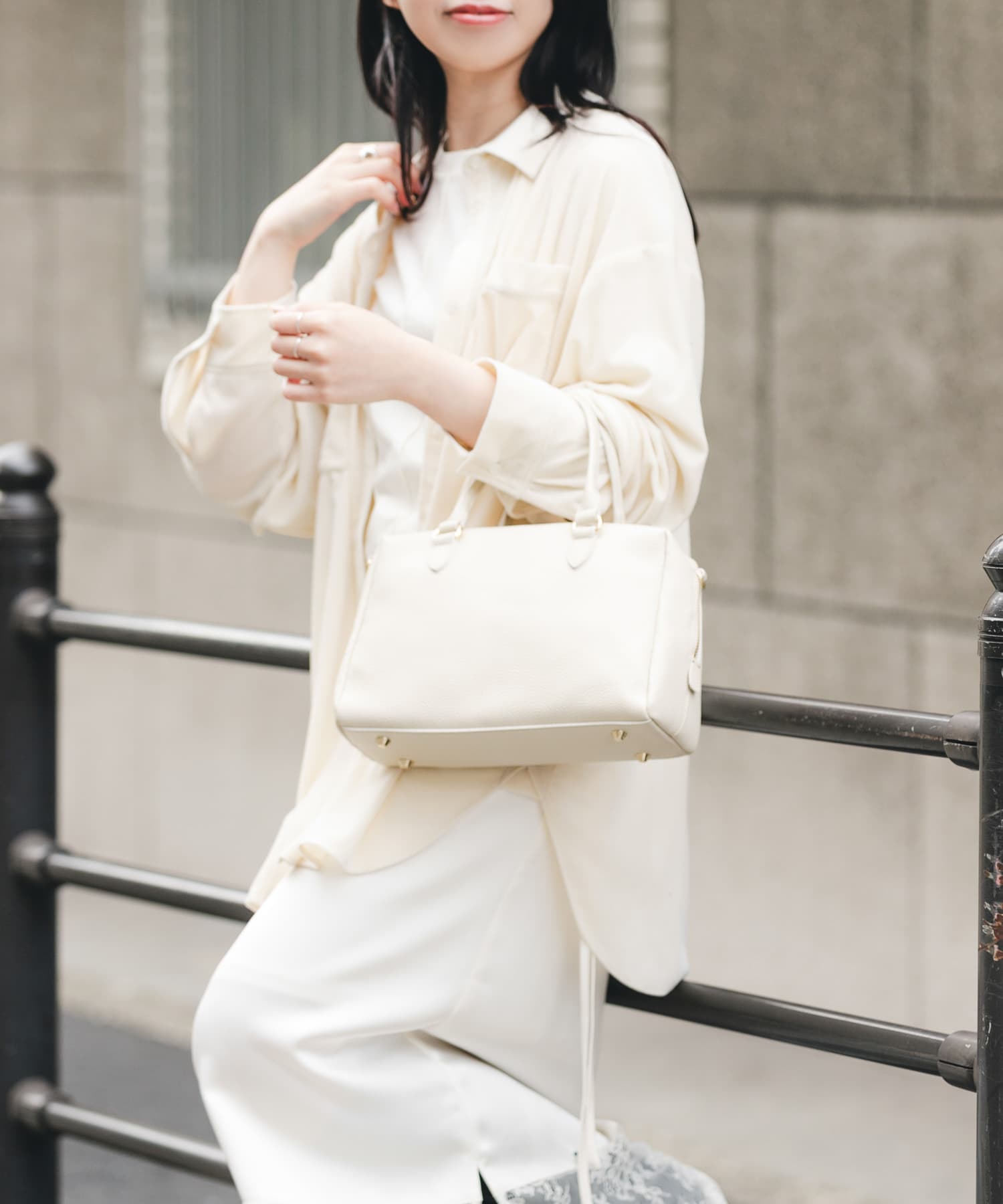 『Mサイズ』レザーボストンバッグ OFF one