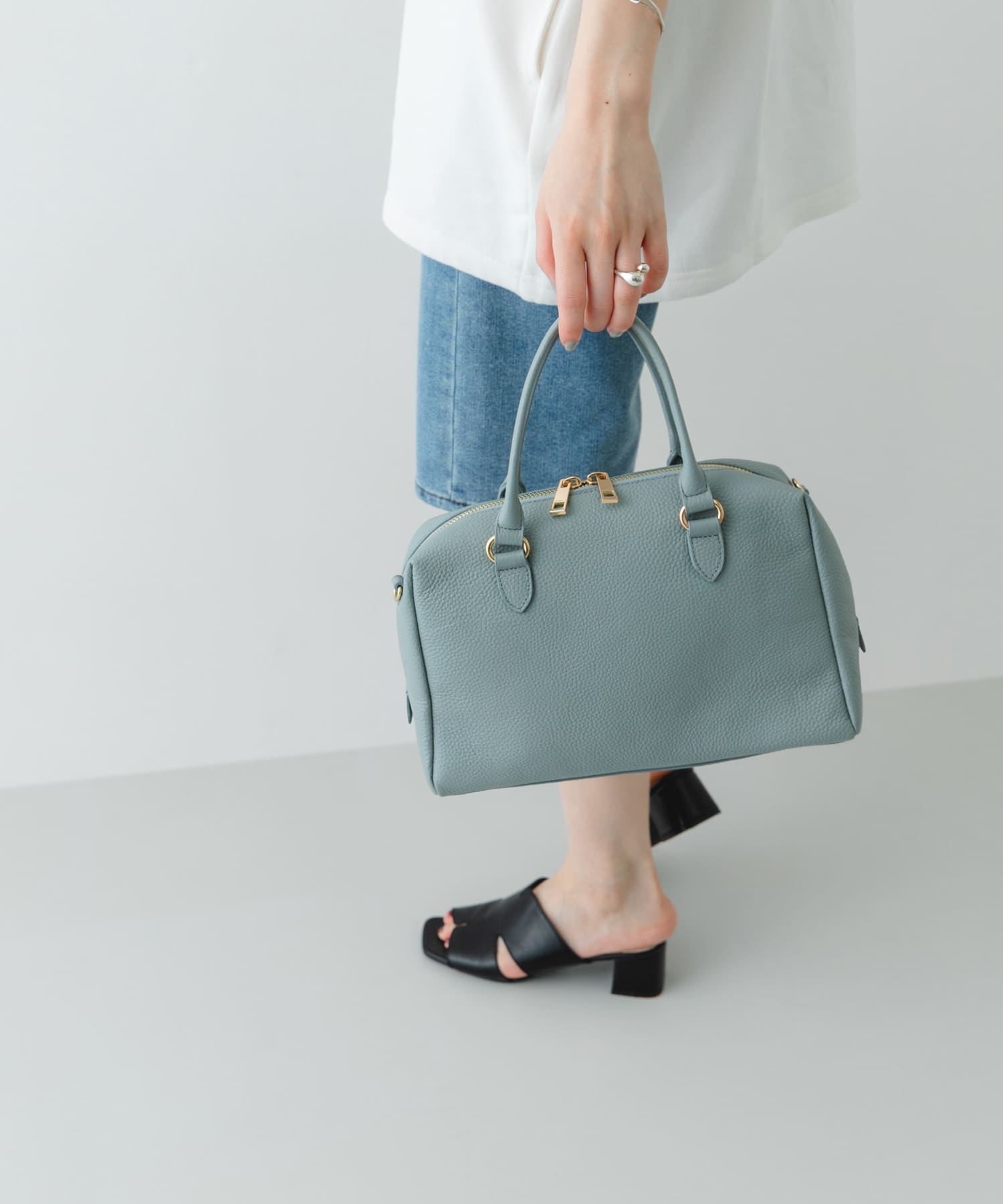 『Mサイズ』レザーボストンバッグ P.BLUE one