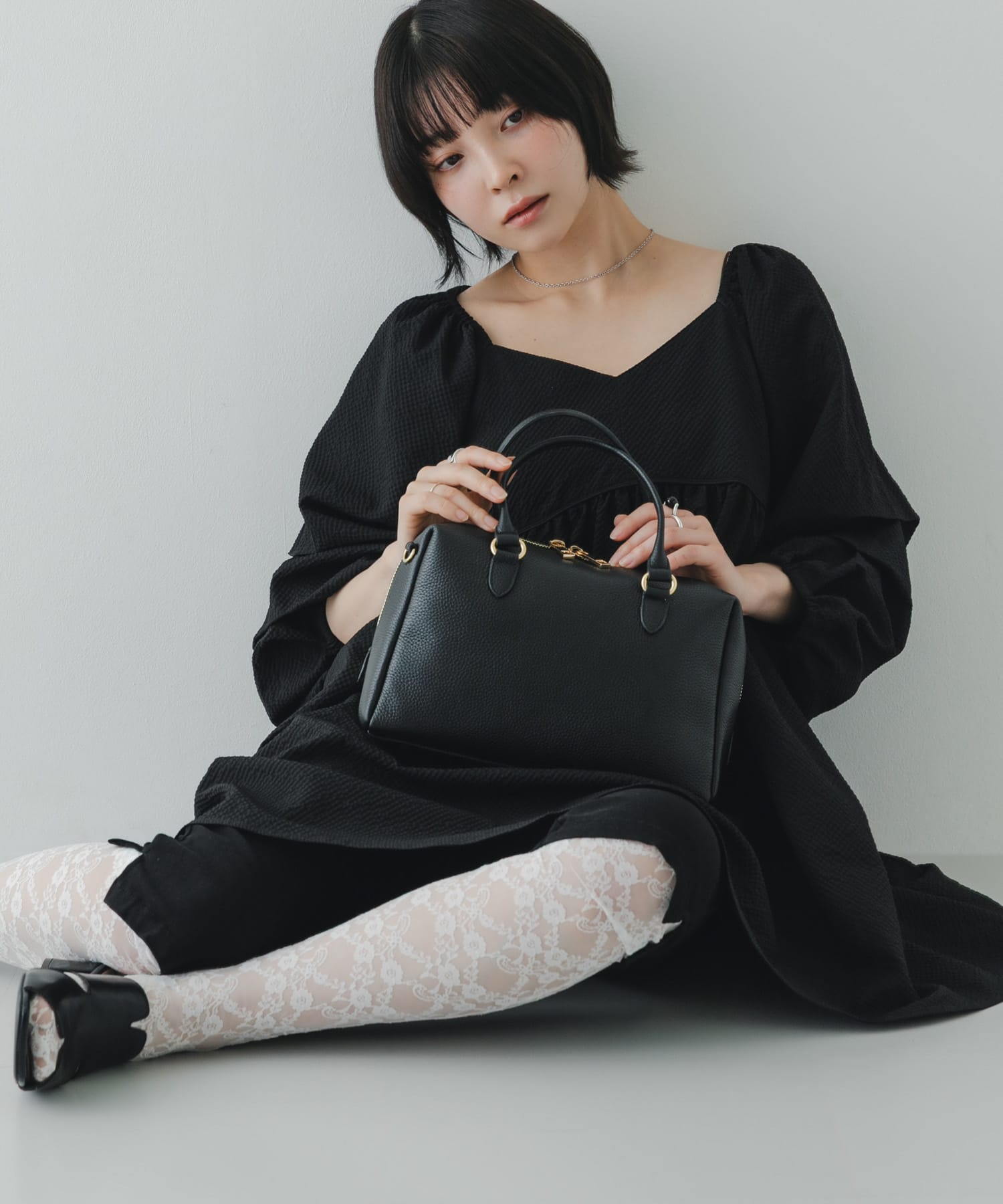 『Mサイズ』レザーボストンバッグ BLACK one