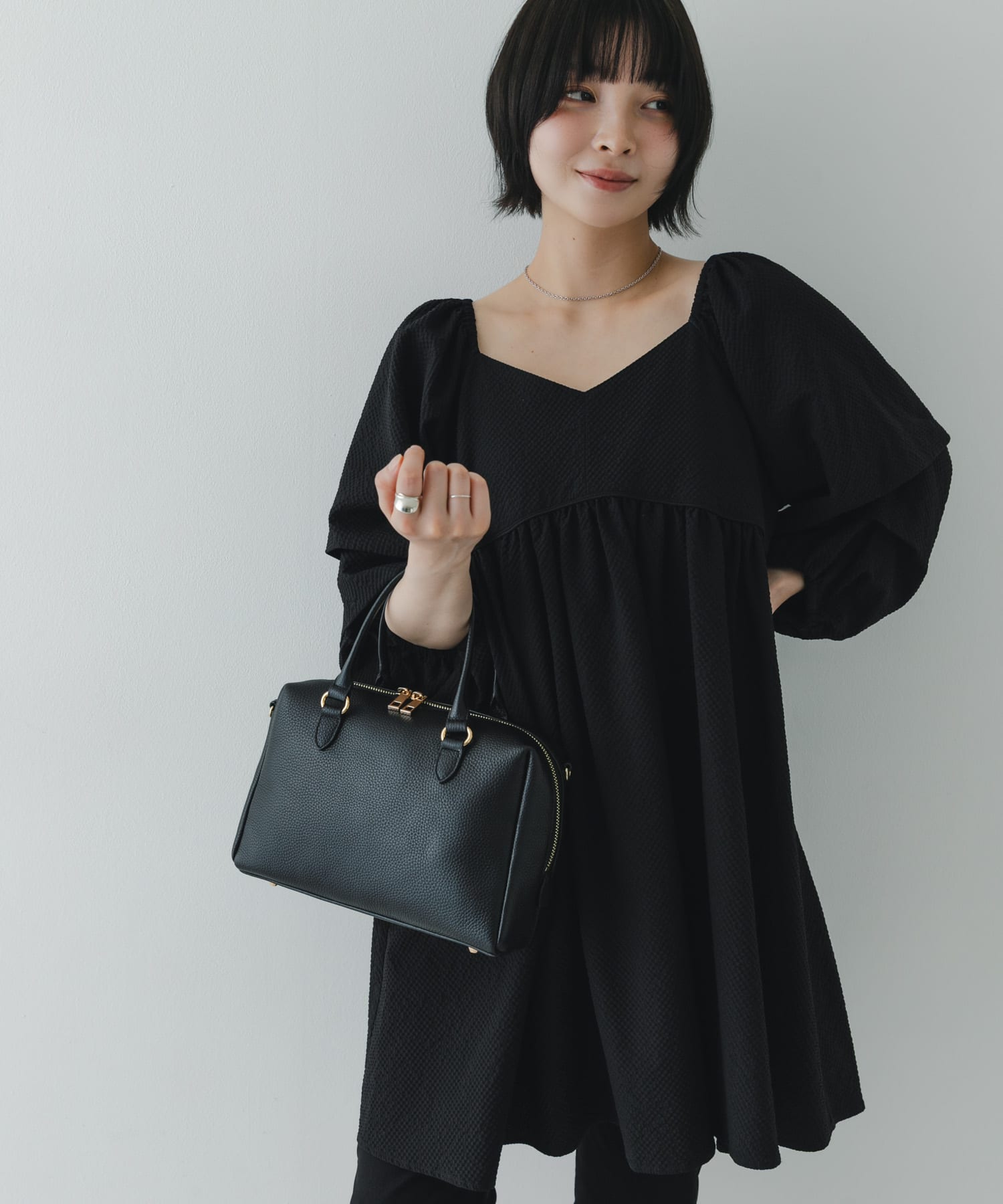 『Mサイズ』レザーボストンバッグ BLACK one