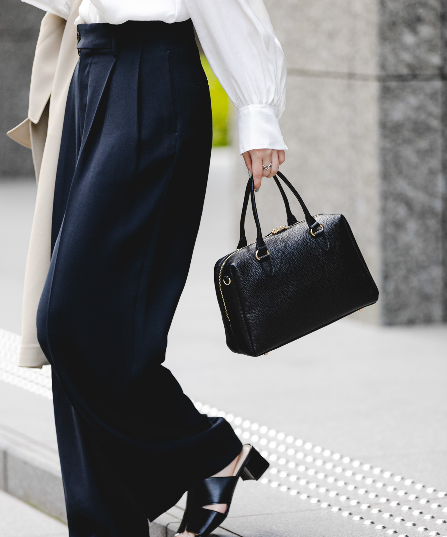 『Mサイズ』レザーボストンバッグ BLACK one