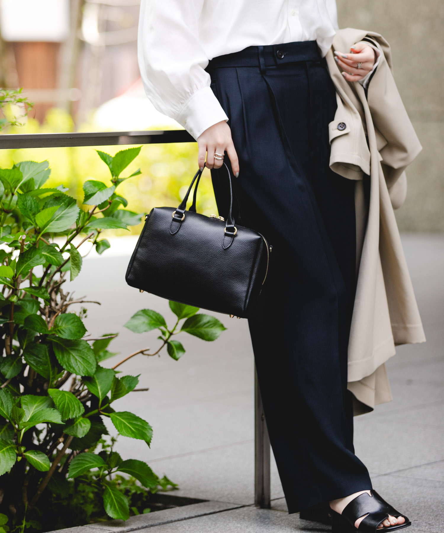 『Mサイズ』レザーボストンバッグ BLACK one