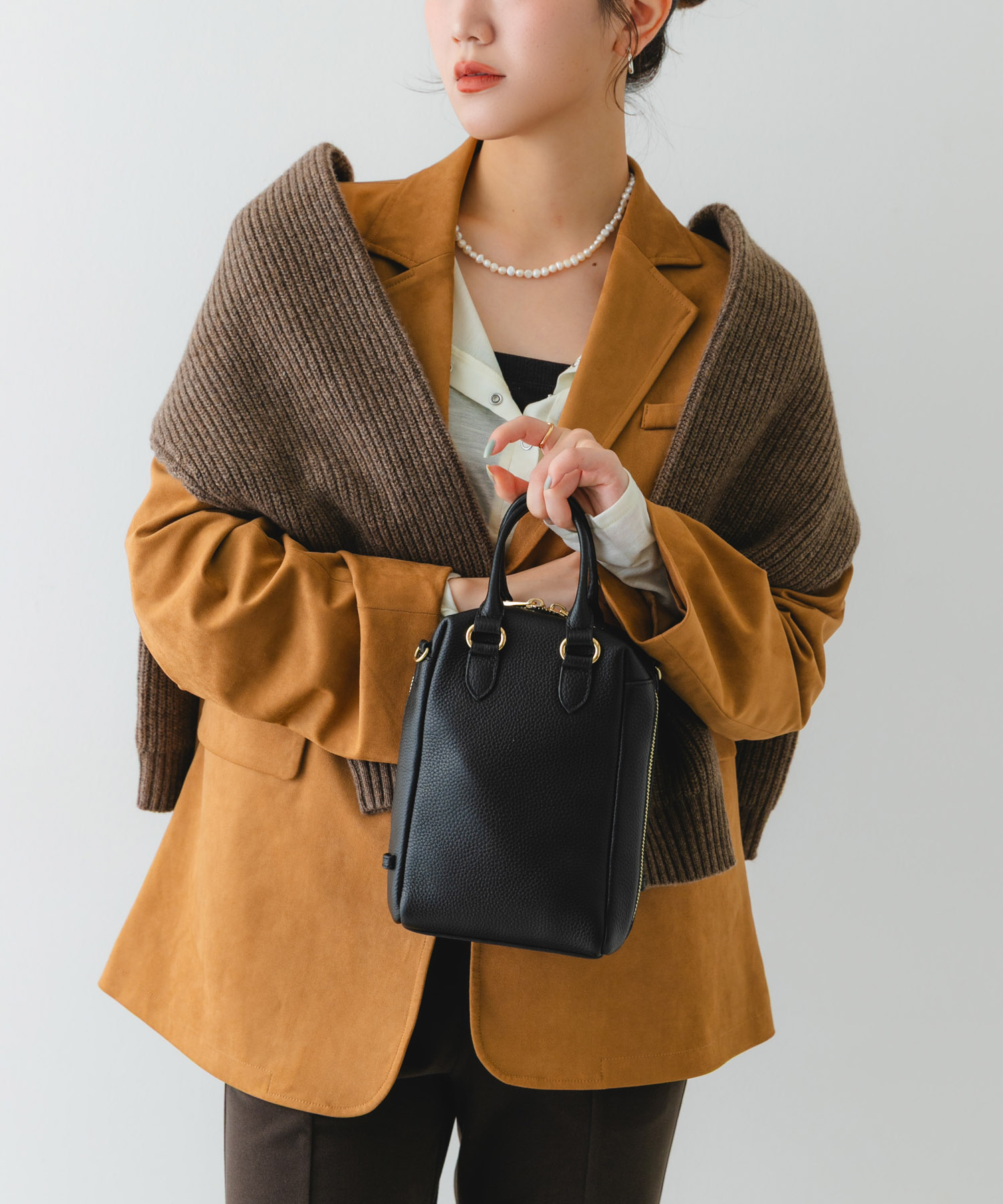 『縦型』レザーミニボストンバッグ BLACK one