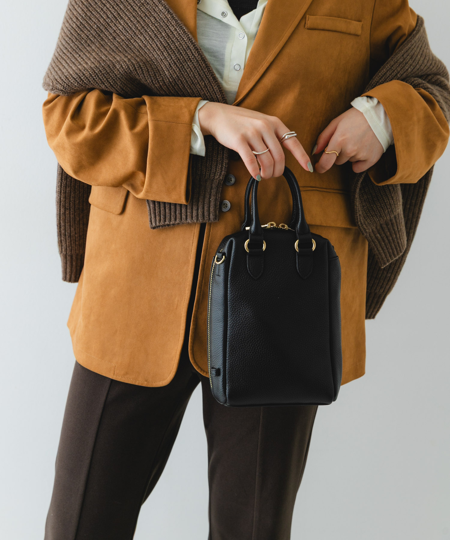 『縦型』レザーミニボストンバッグ BLACK one