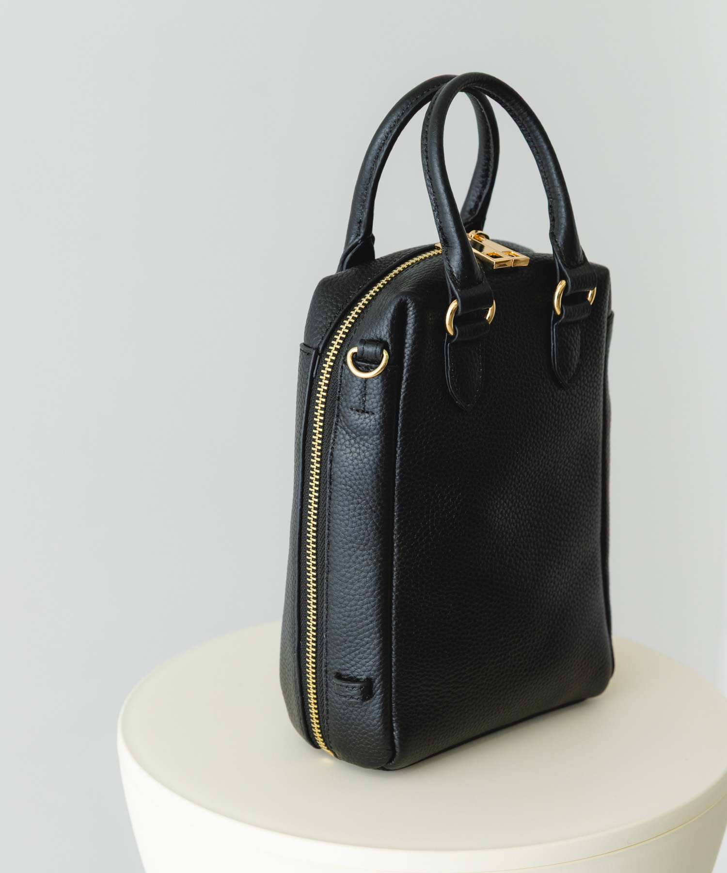 『縦型』レザーミニボストンバッグ BLACK one