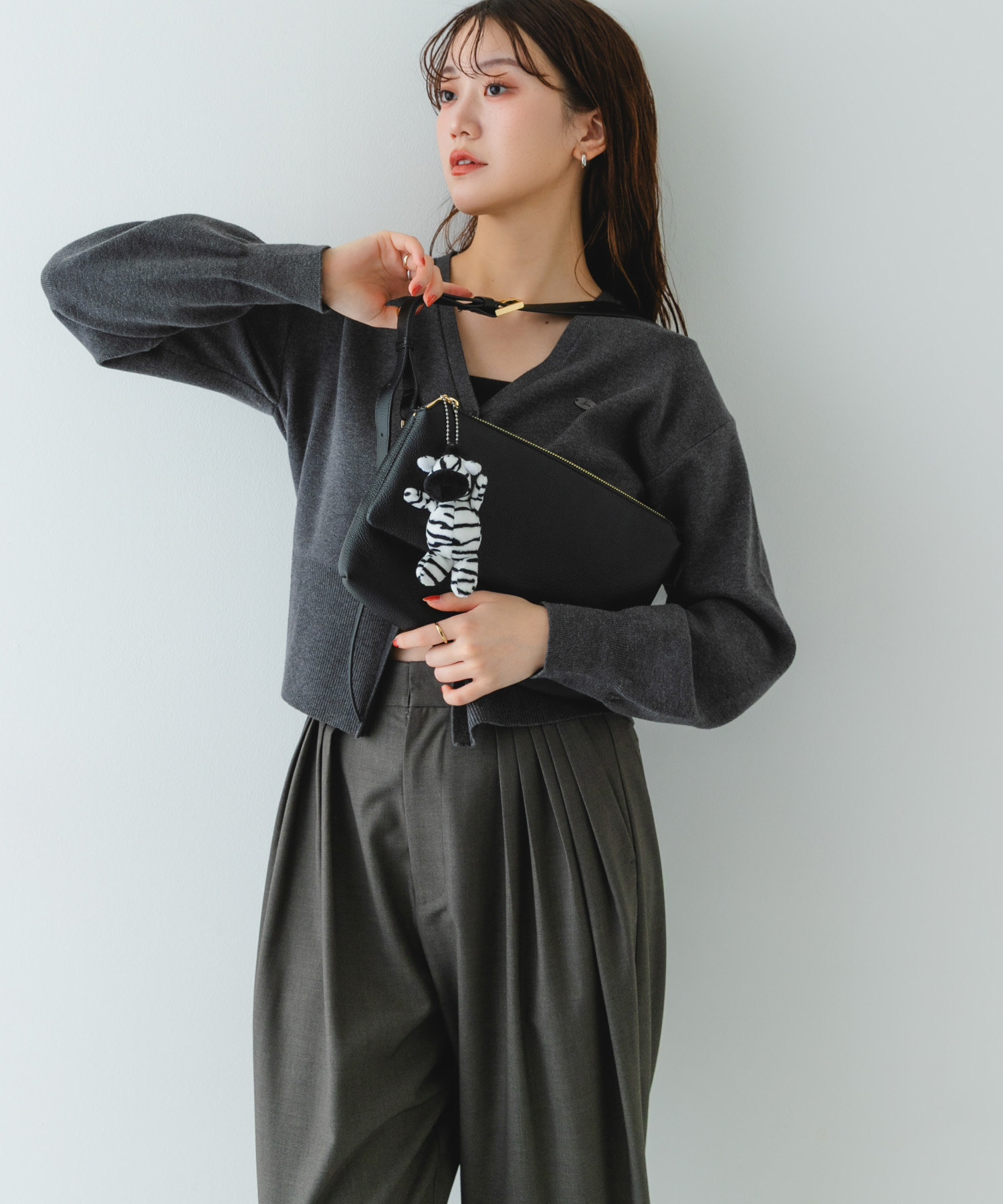 レザーボディバッグ BLACK one