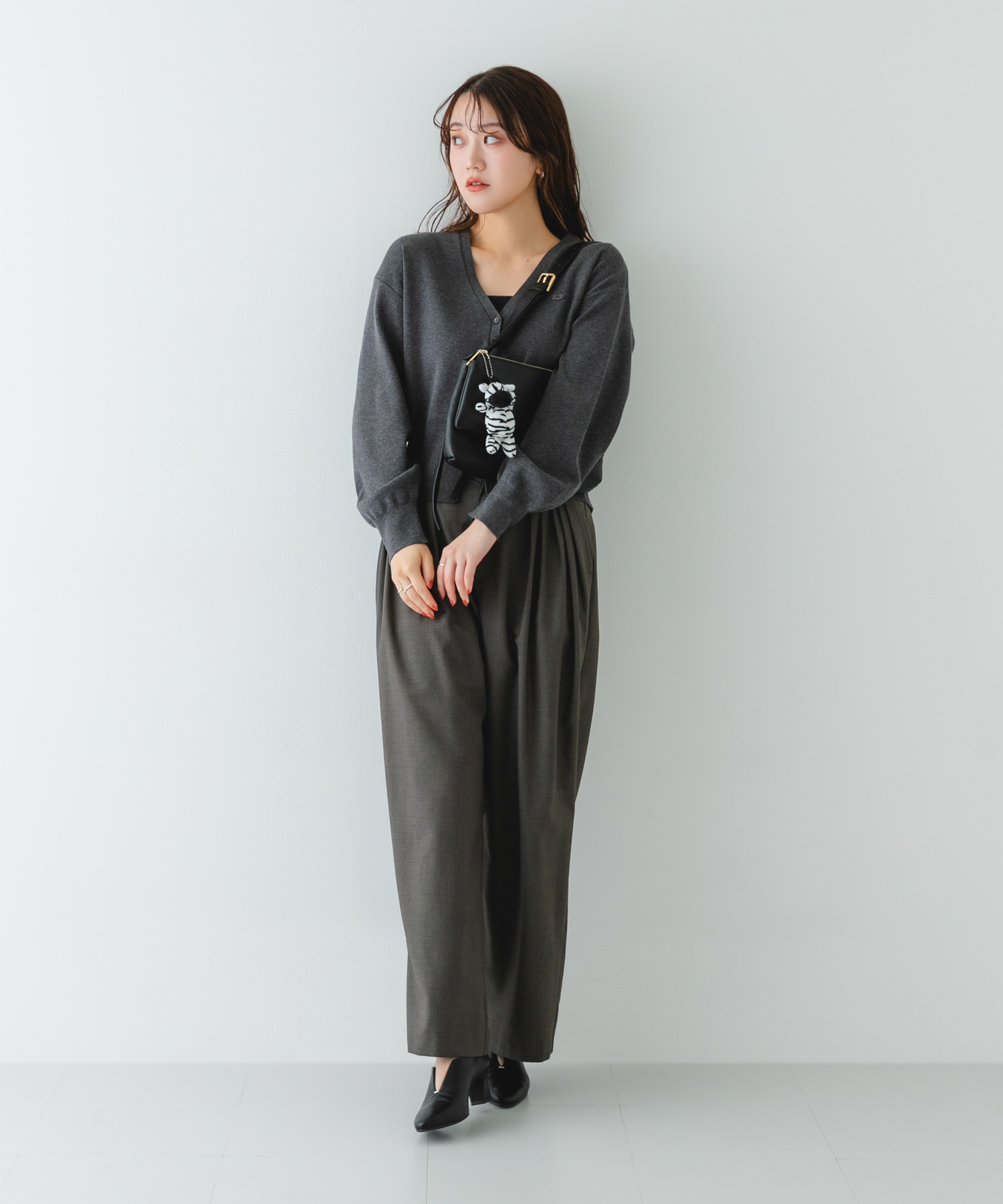 レザーボディバッグ BLACK one