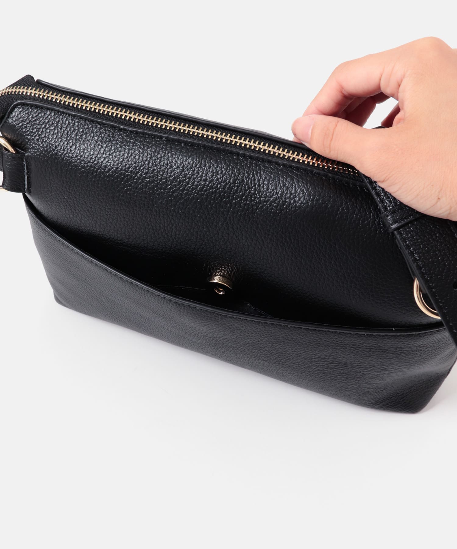 レザーボディバッグ BLACK one
