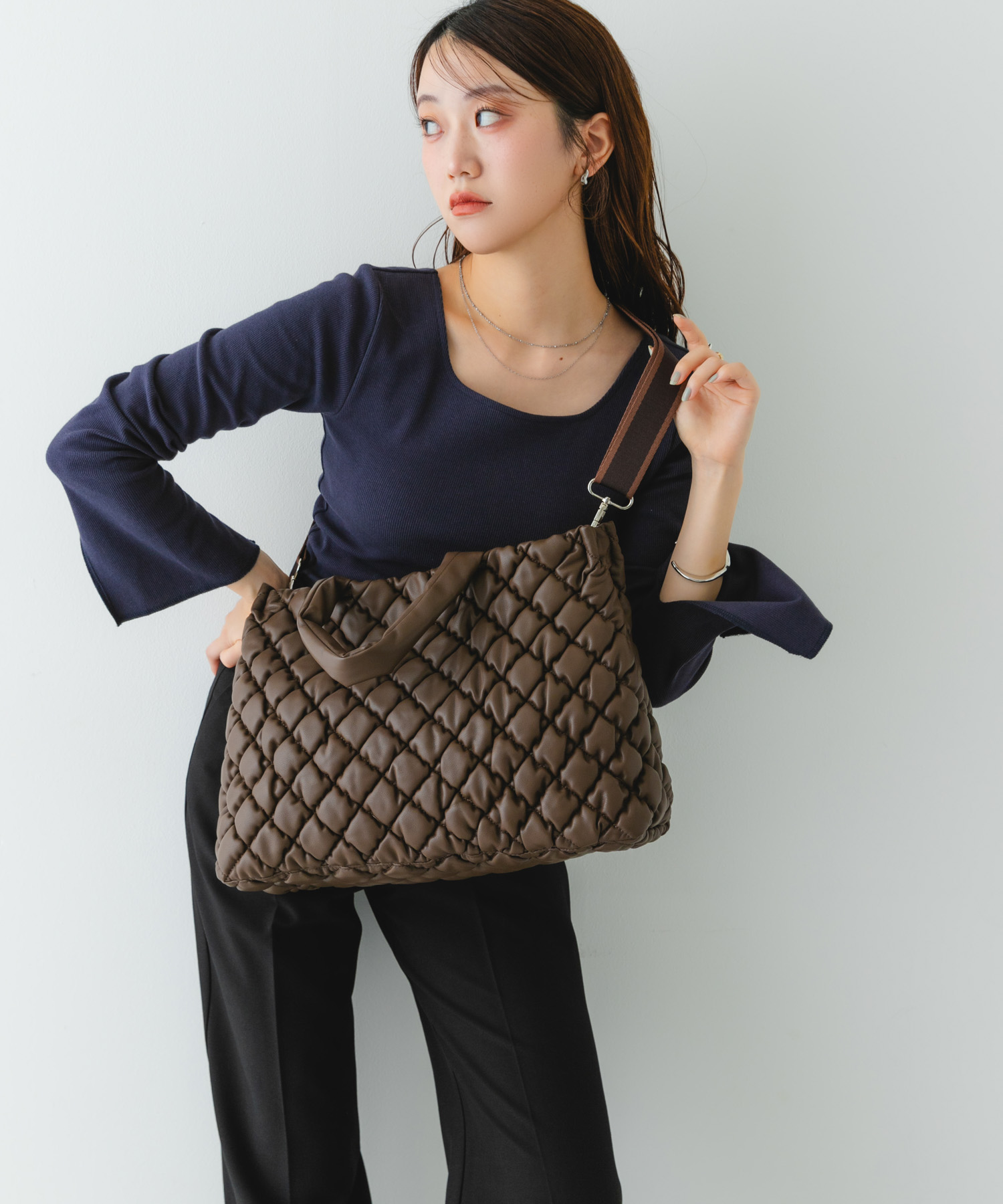 テープショルダーキルティングバッグ DARK BROWN one