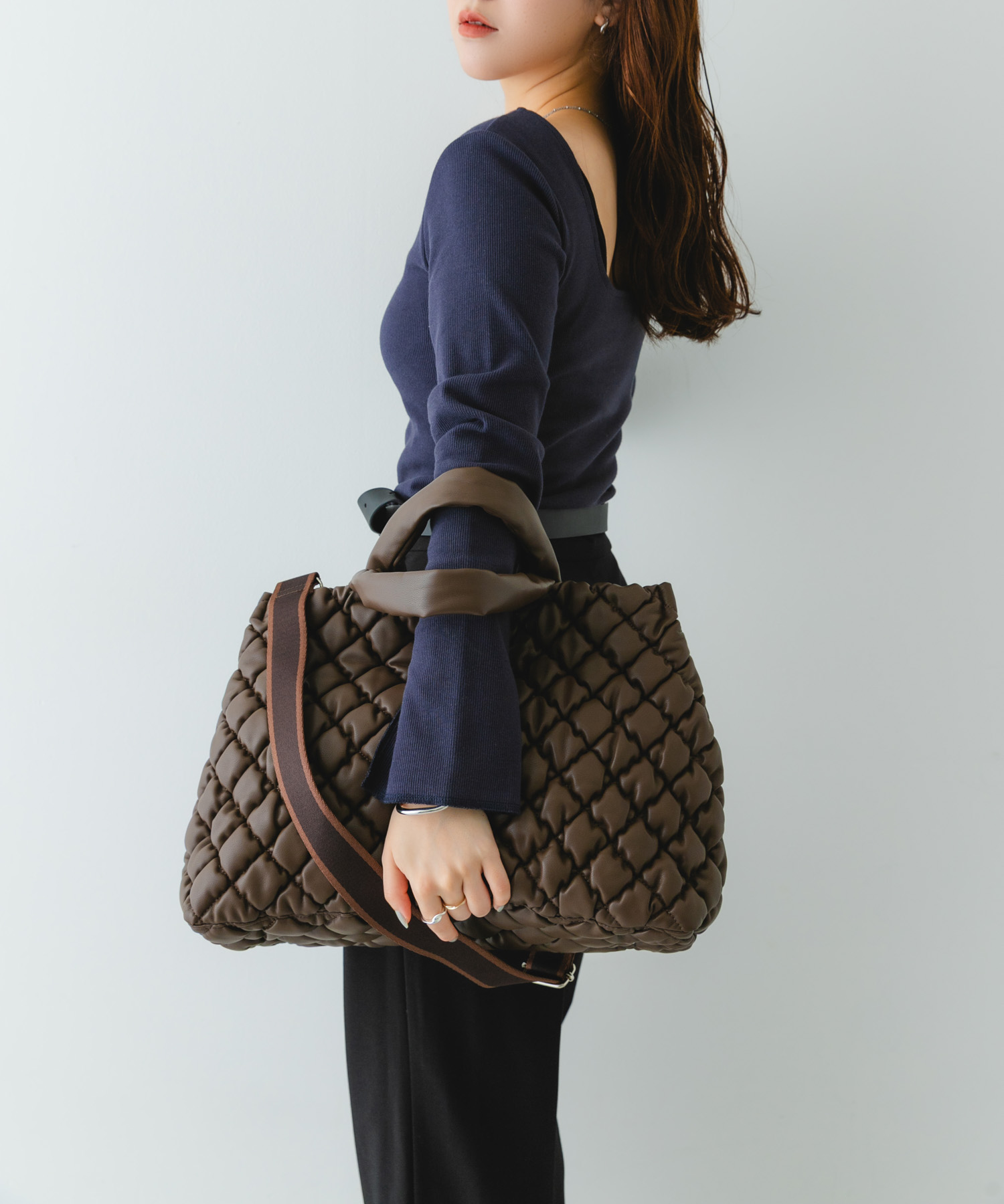 テープショルダーキルティングバッグ DARK BROWN one