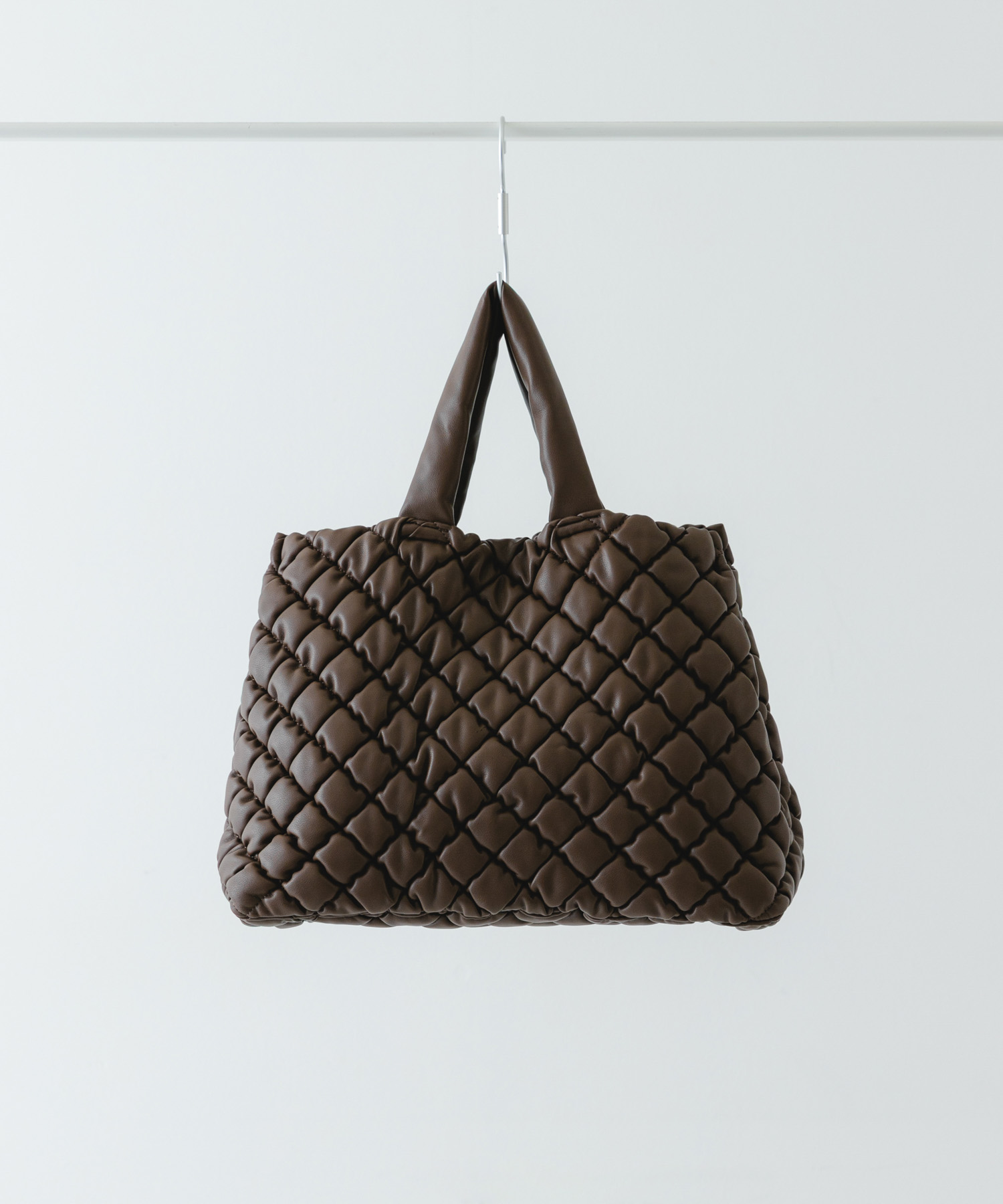 テープショルダーキルティングバッグ DARK BROWN one