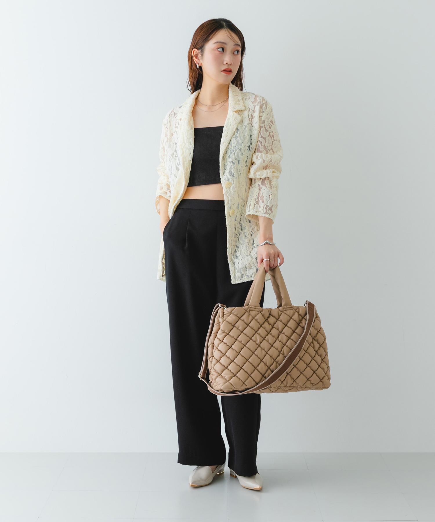 テープショルダーキルティングバッグ TAUPE one
