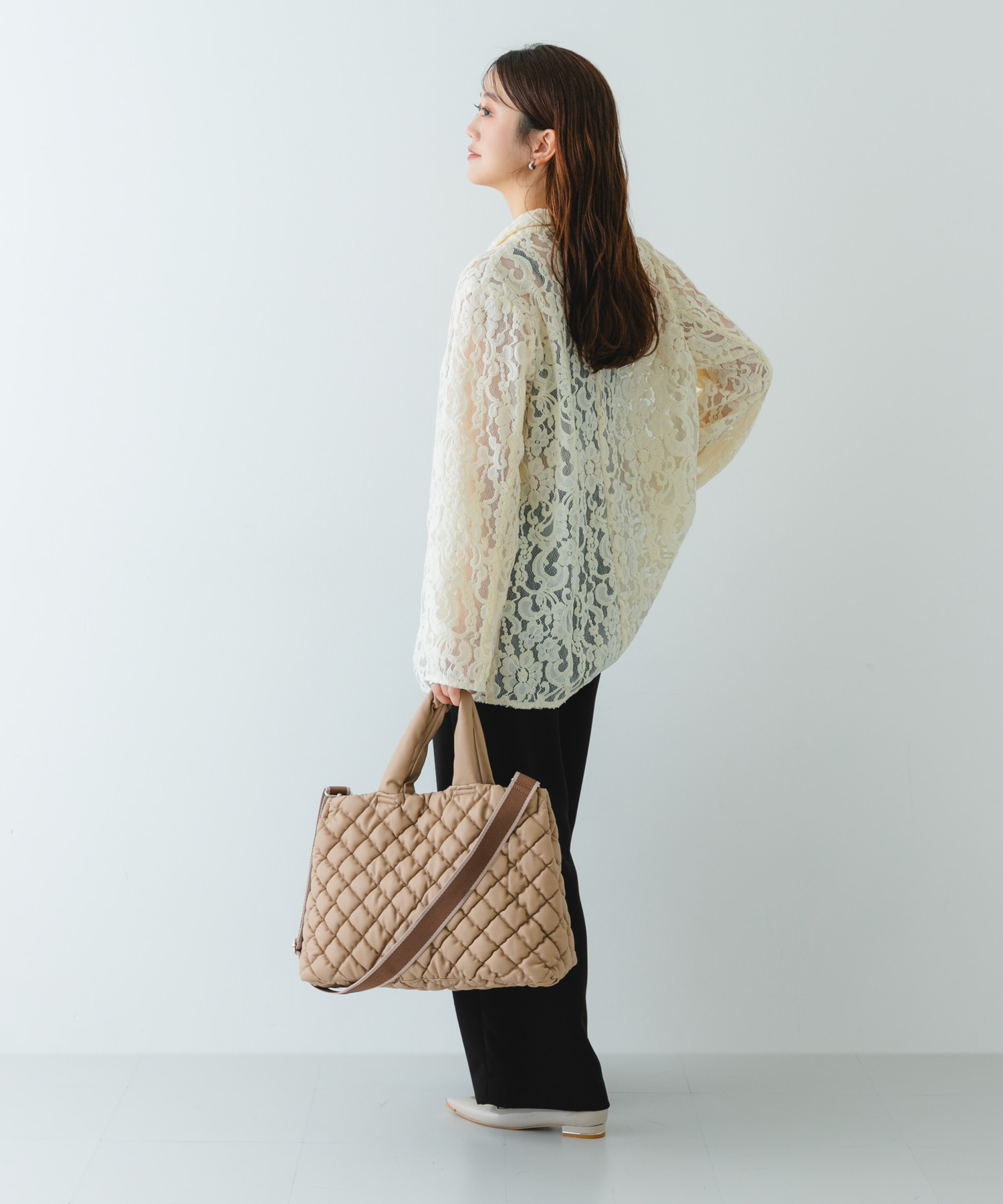 テープショルダーキルティングバッグ TAUPE one