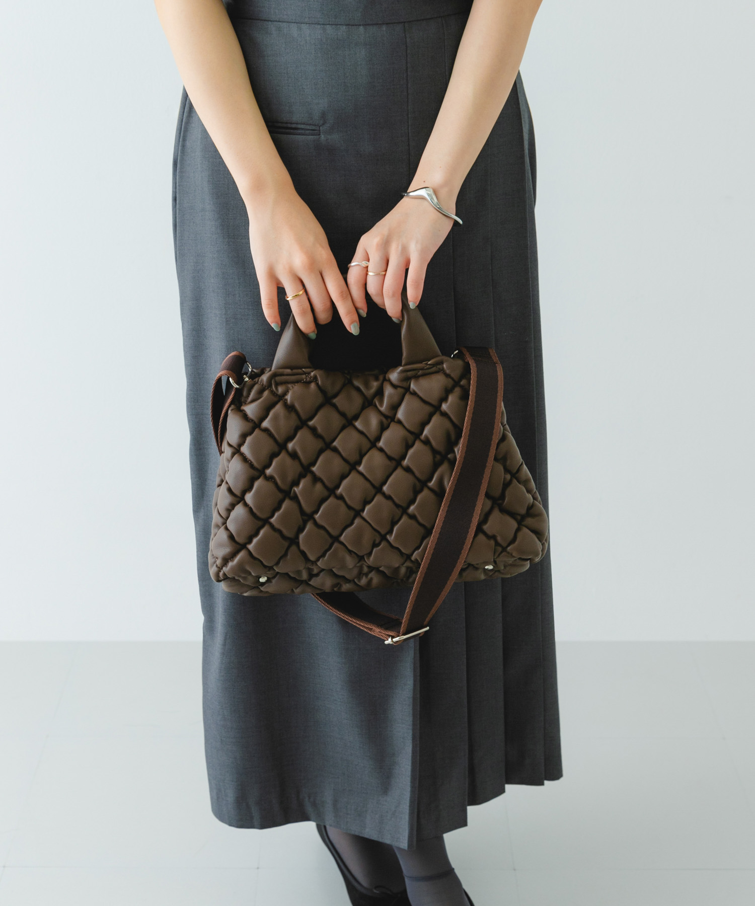DARK BROWN