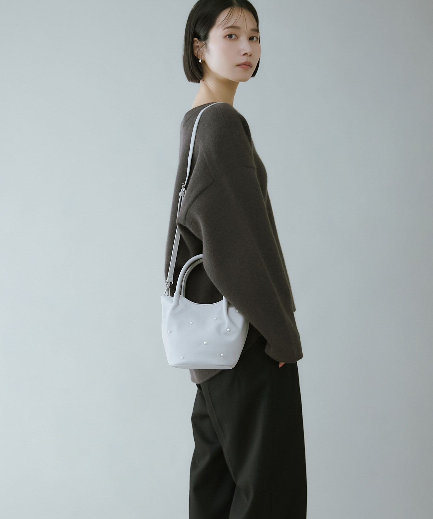 GRAY/Ny