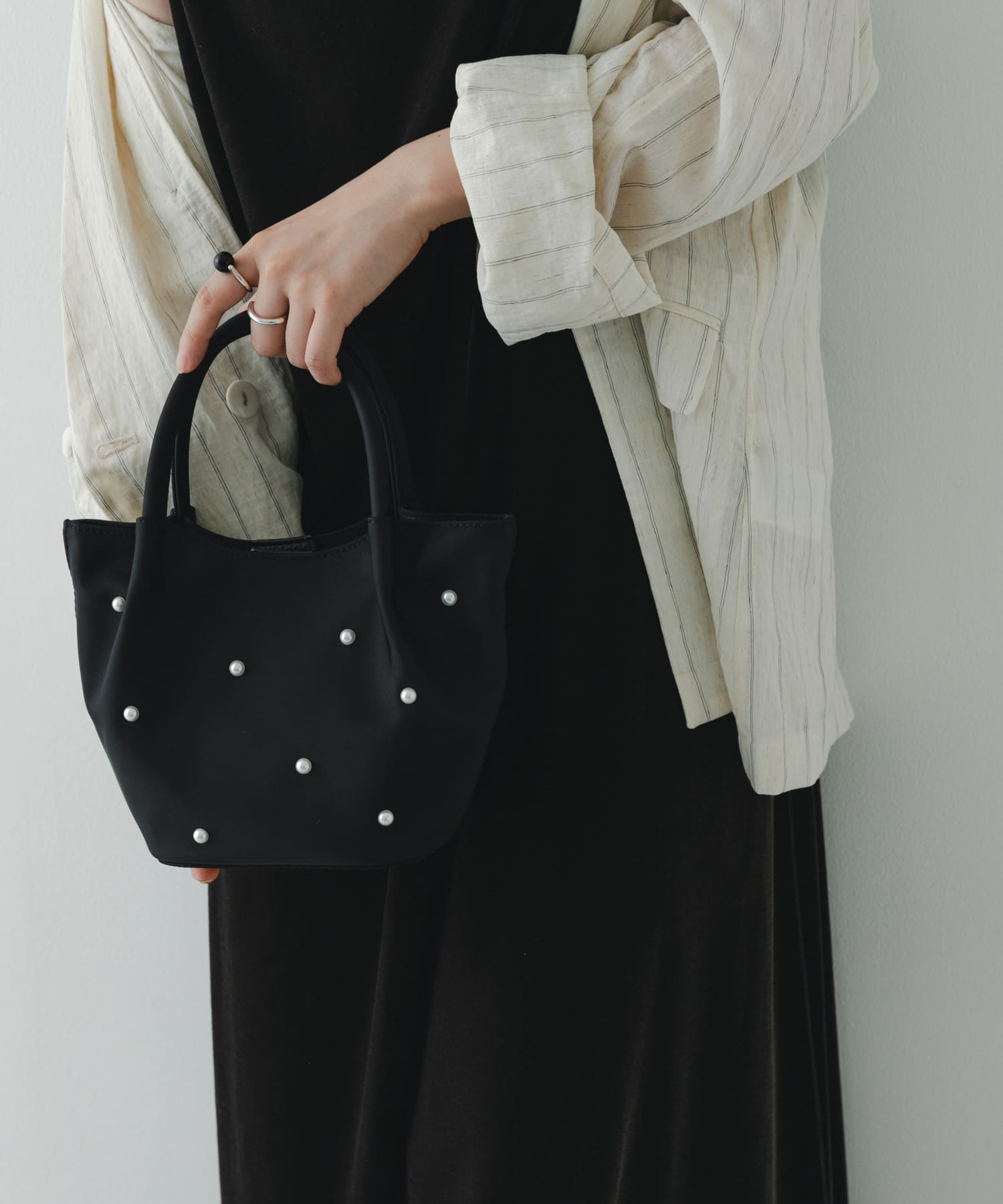 BLACK/Ny
