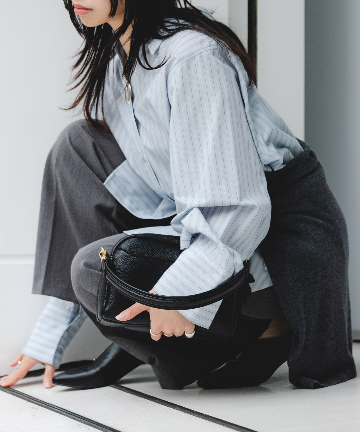 フロントポケットショルダーバッグ