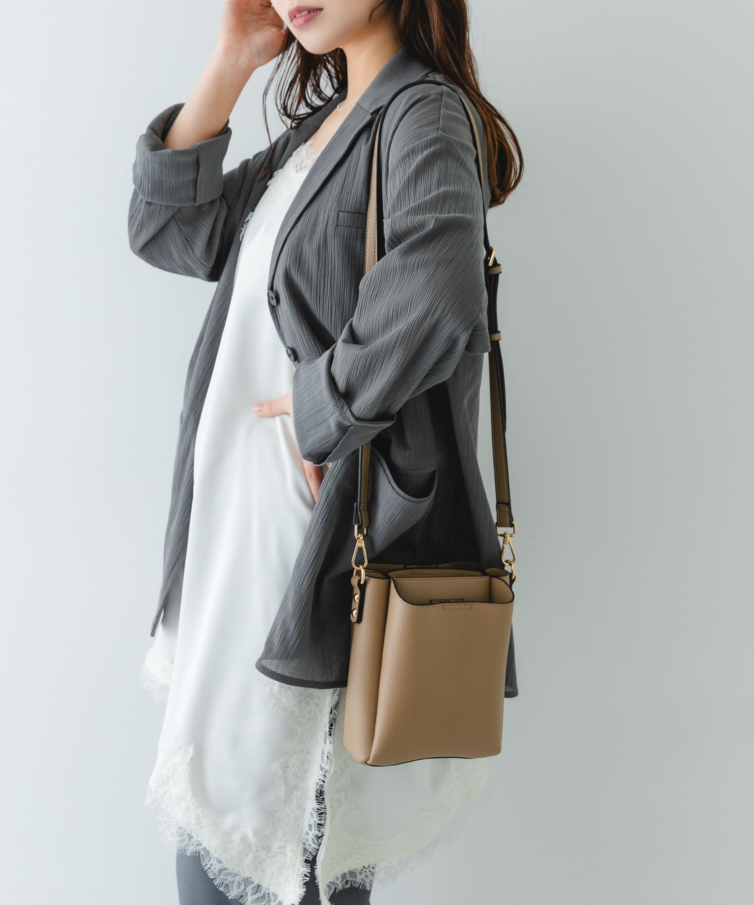 フロントポケットタテナガショルダーバッグ BEIGE One