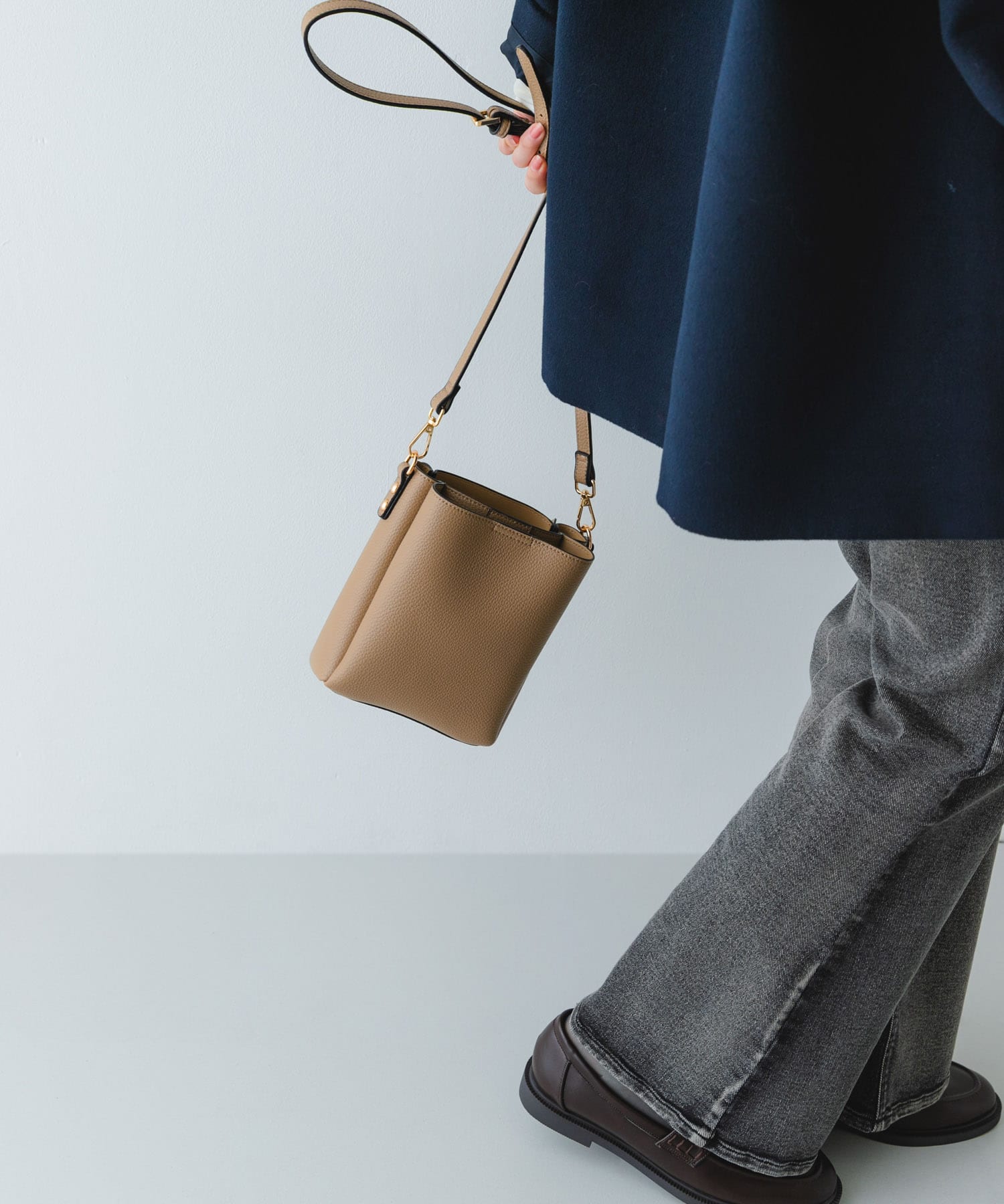 フロントポケットタテナガショルダーバッグ BEIGE One