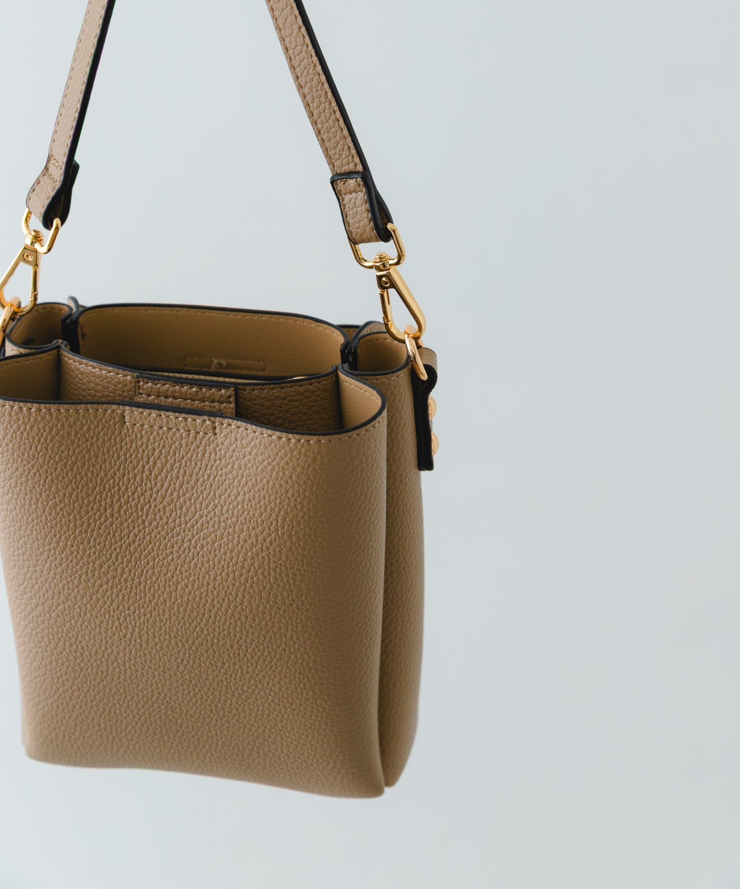 フロントポケットタテナガショルダーバッグ BEIGE One