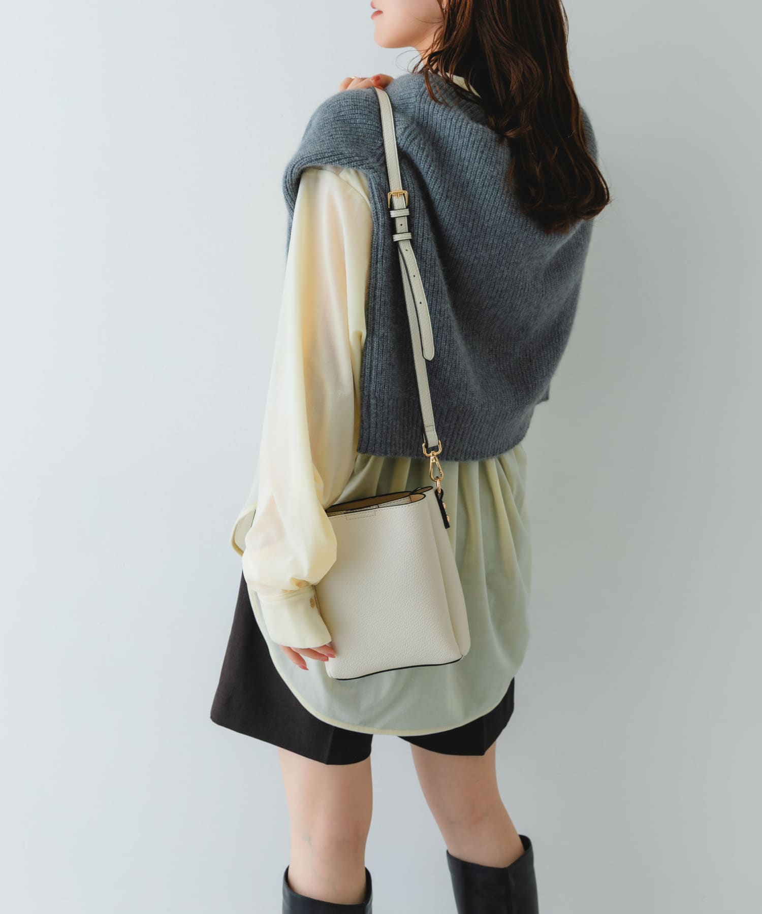 フロントポケットタテナガショルダーバッグ WHITE One