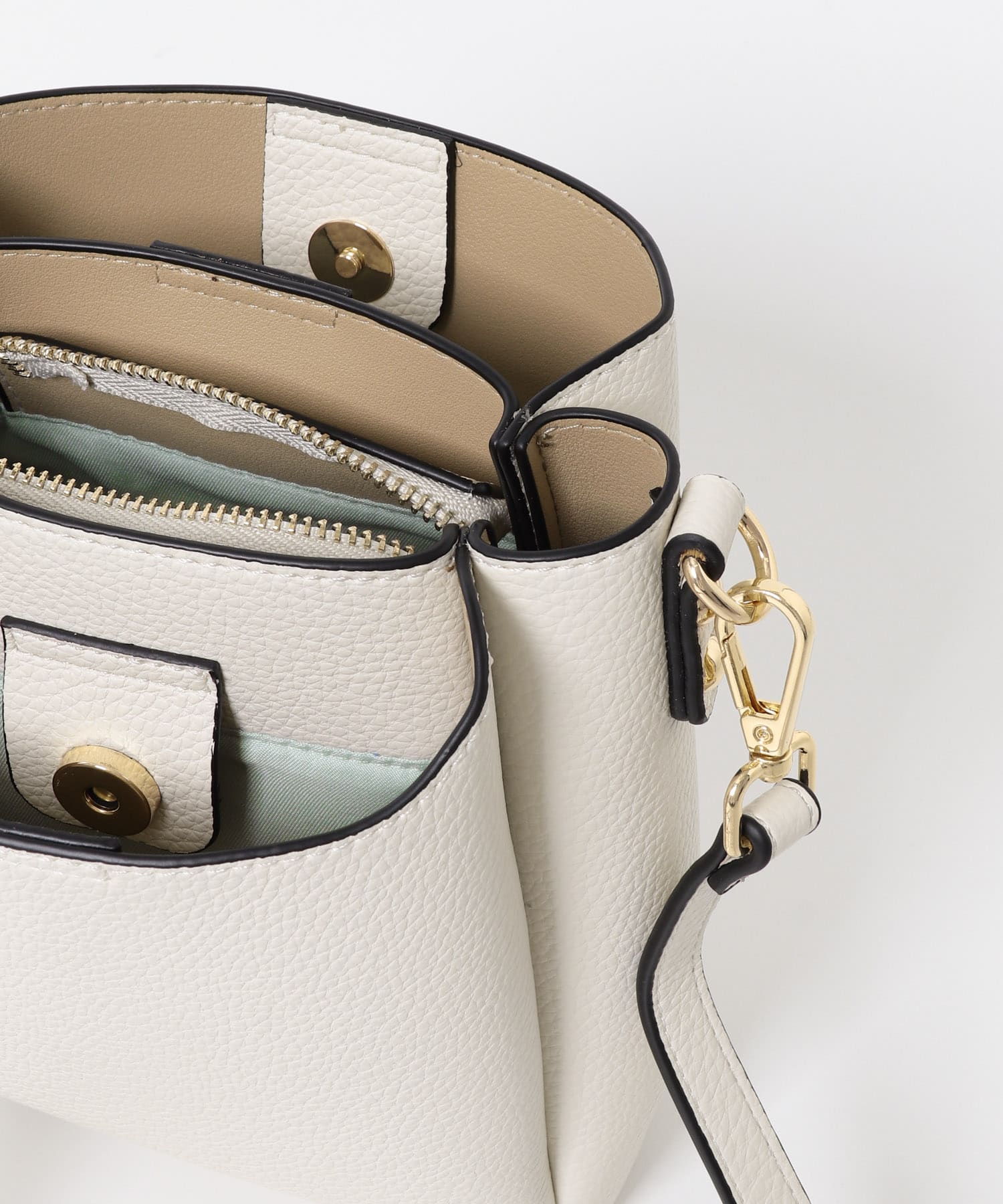 フロントポケットタテナガショルダーバッグ WHITE One