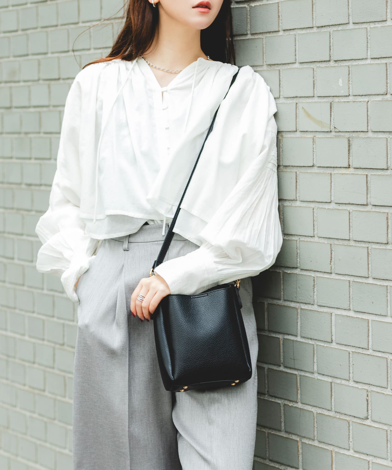 フロントポケットタテナガショルダーバッグ