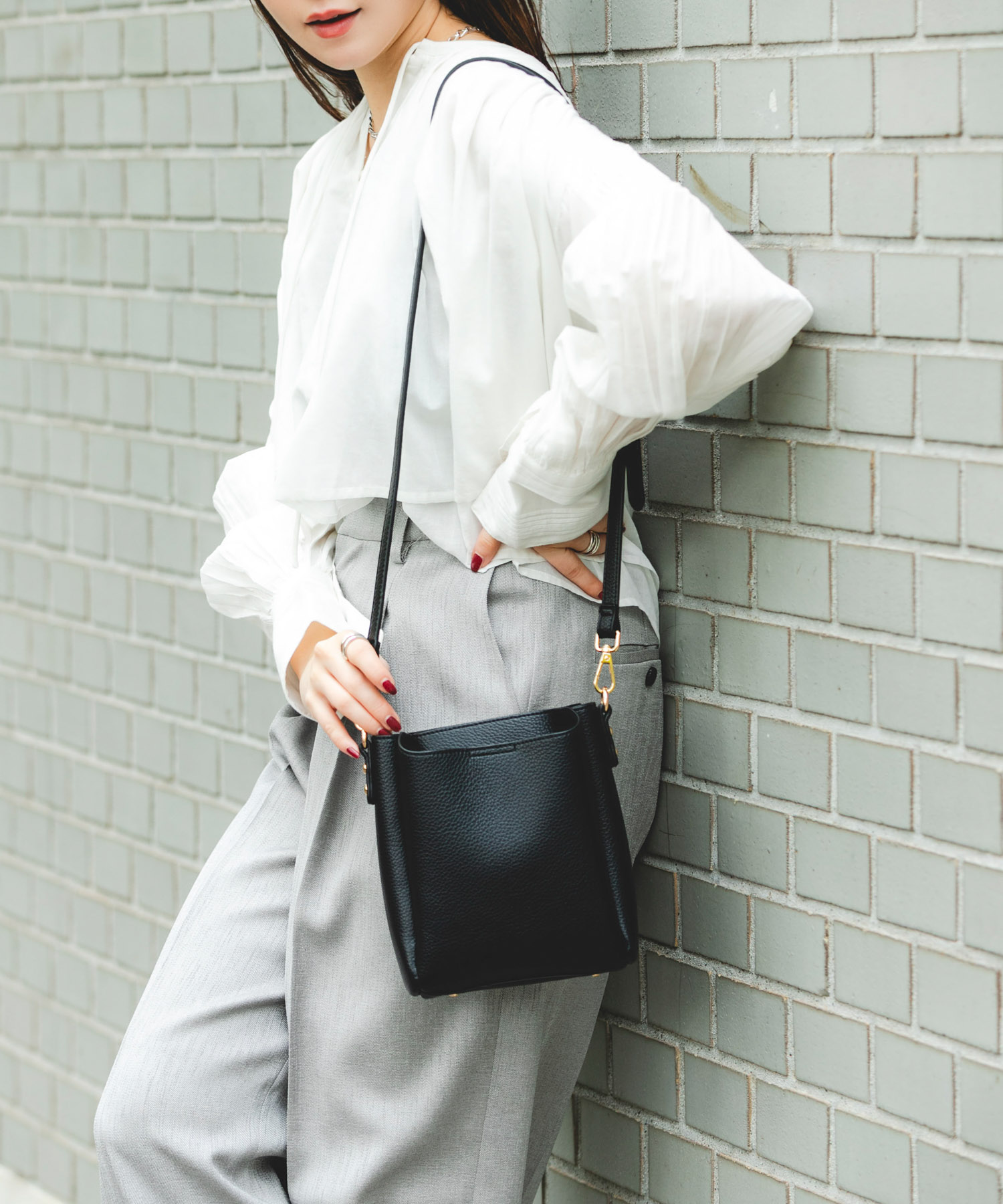 フロントポケットタテナガショルダーバッグ BLACK One