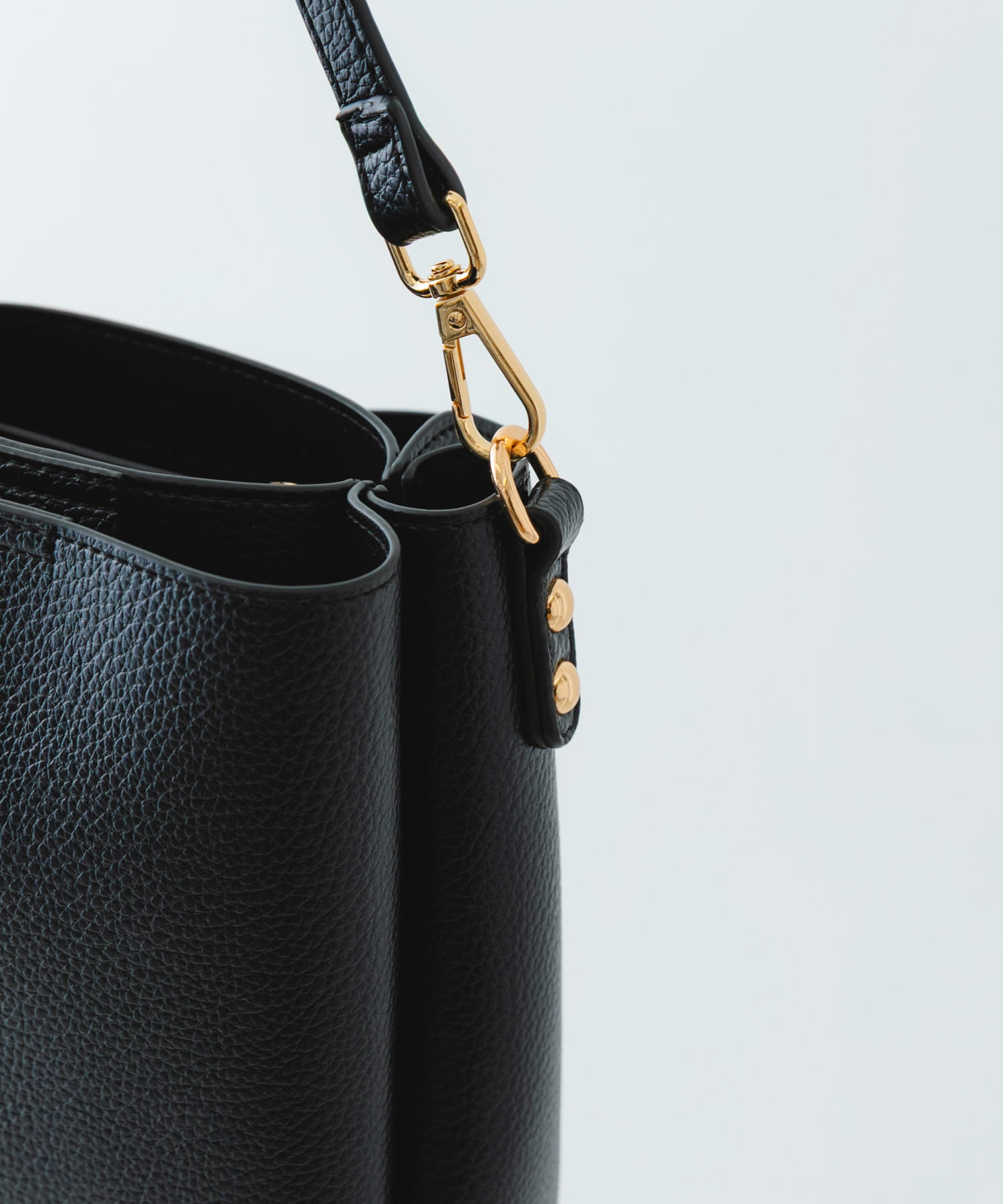 フロントポケットタテナガショルダーバッグ BLACK One