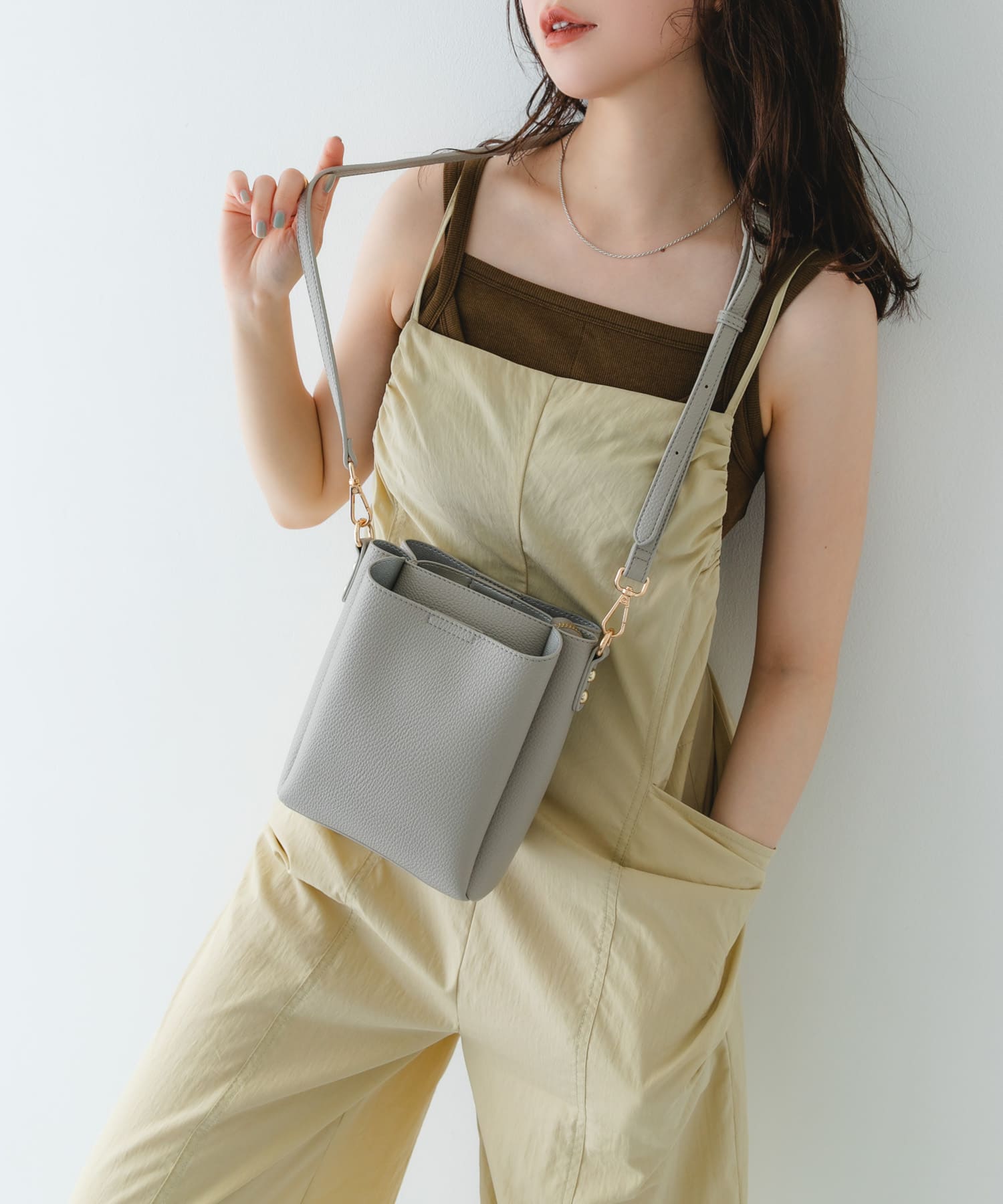 フロントポケットタテナガショルダーバッグ GRAY One