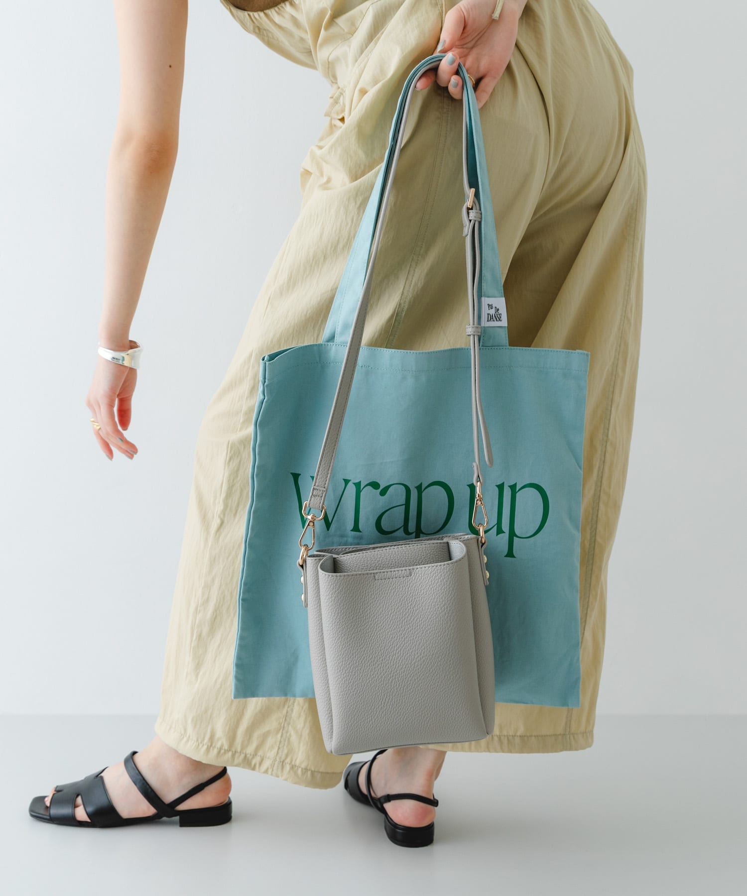 フロントポケットタテナガショルダーバッグ GRAY One
