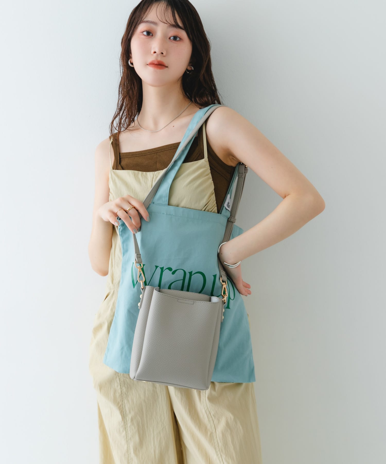 フロントポケットタテナガショルダーバッグ GRAY One