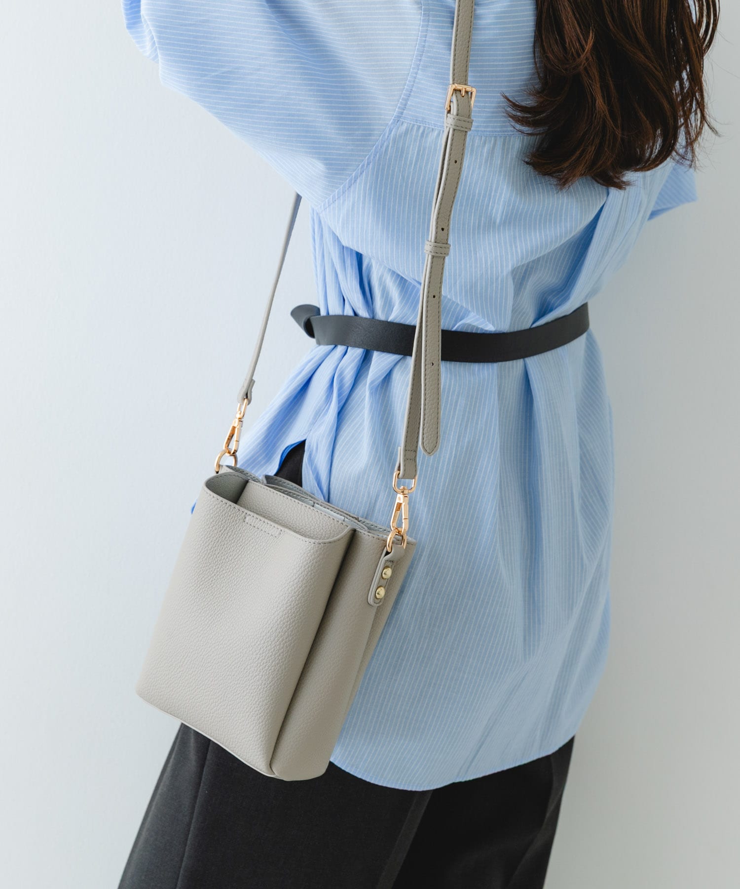 フロントポケットタテナガショルダーバッグ GRAY One