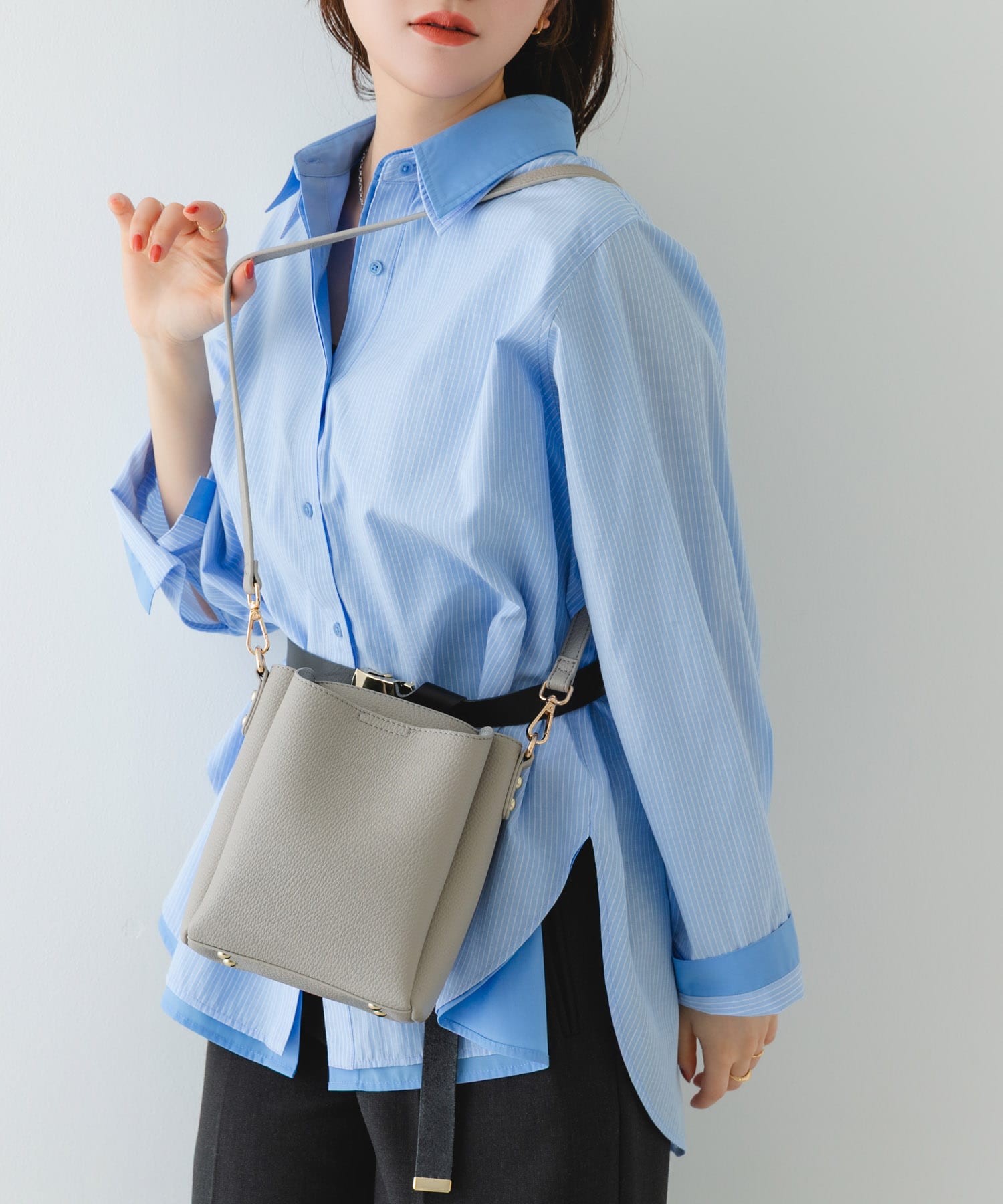 フロントポケットタテナガショルダーバッグ GRAY One