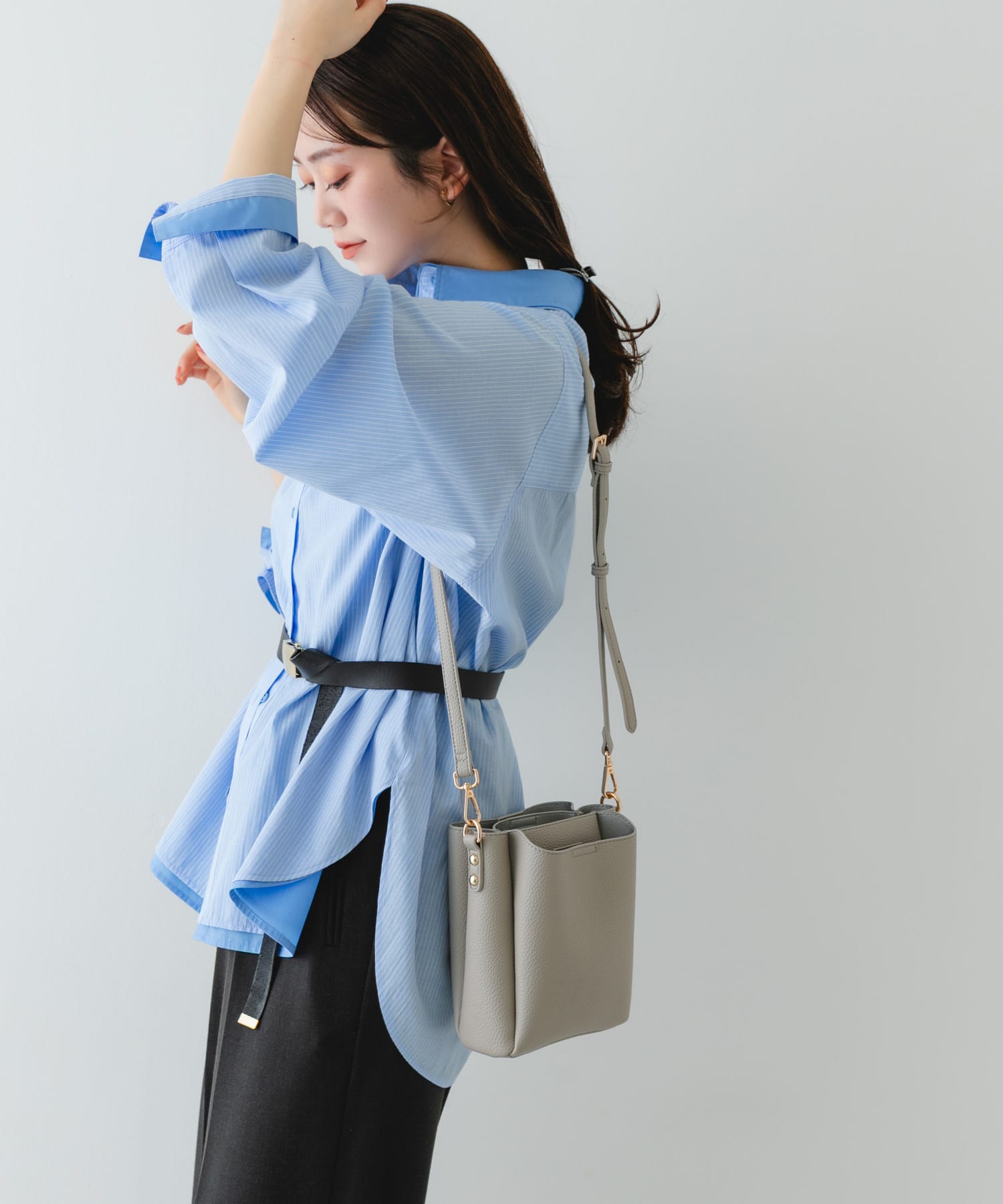 フロントポケットタテナガショルダーバッグ GRAY One