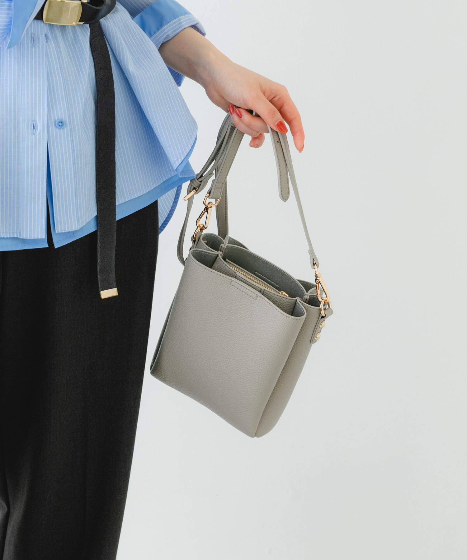 フロントポケットタテナガショルダーバッグ GRAY One