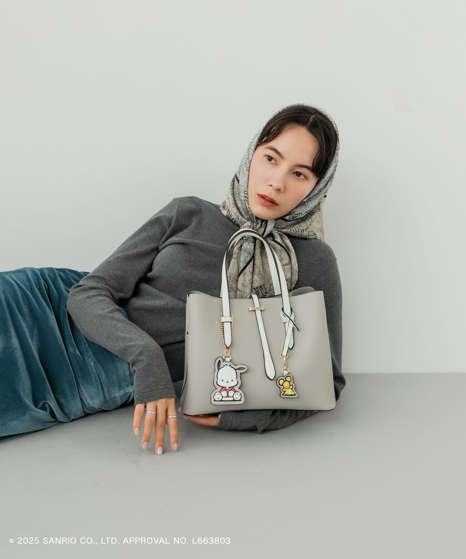 サンリオキャラクターズ チャーム付バッグ GRAYxWHITE One