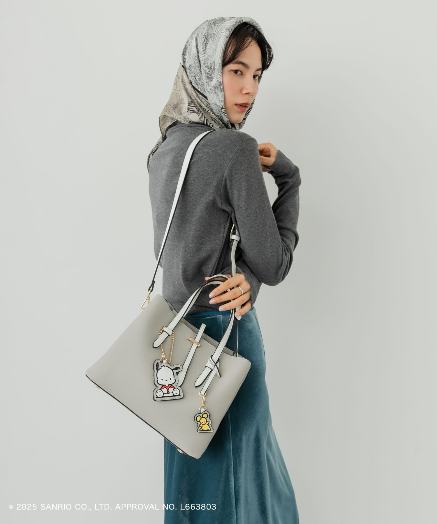 サンリオキャラクターズ チャーム付バッグ GRAYxWHITE One