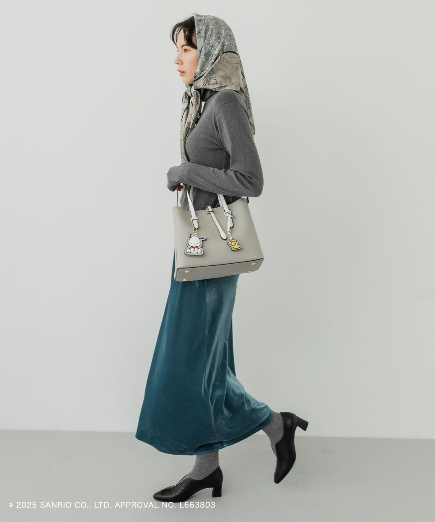 サンリオキャラクターズ チャーム付バッグ GRAYxWHITE One