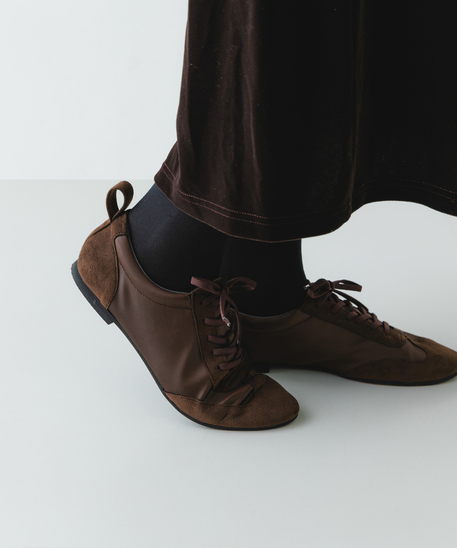 『WEB/一部店舗限定』ストレッチシューレースシューズ BROWN 36