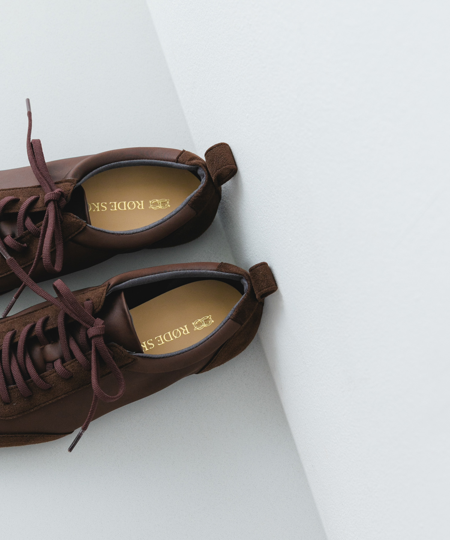 『WEB/一部店舗限定』ストレッチシューレースシューズ BROWN 36