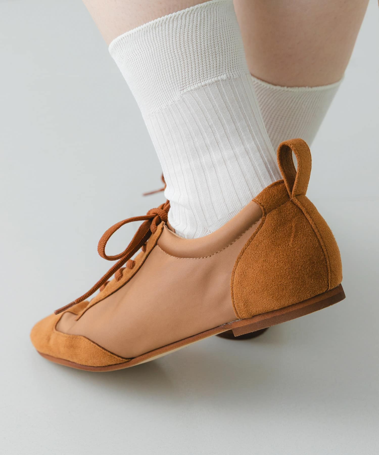 『WEB/一部店舗限定』ストレッチシューレースシューズ CAMEL 36