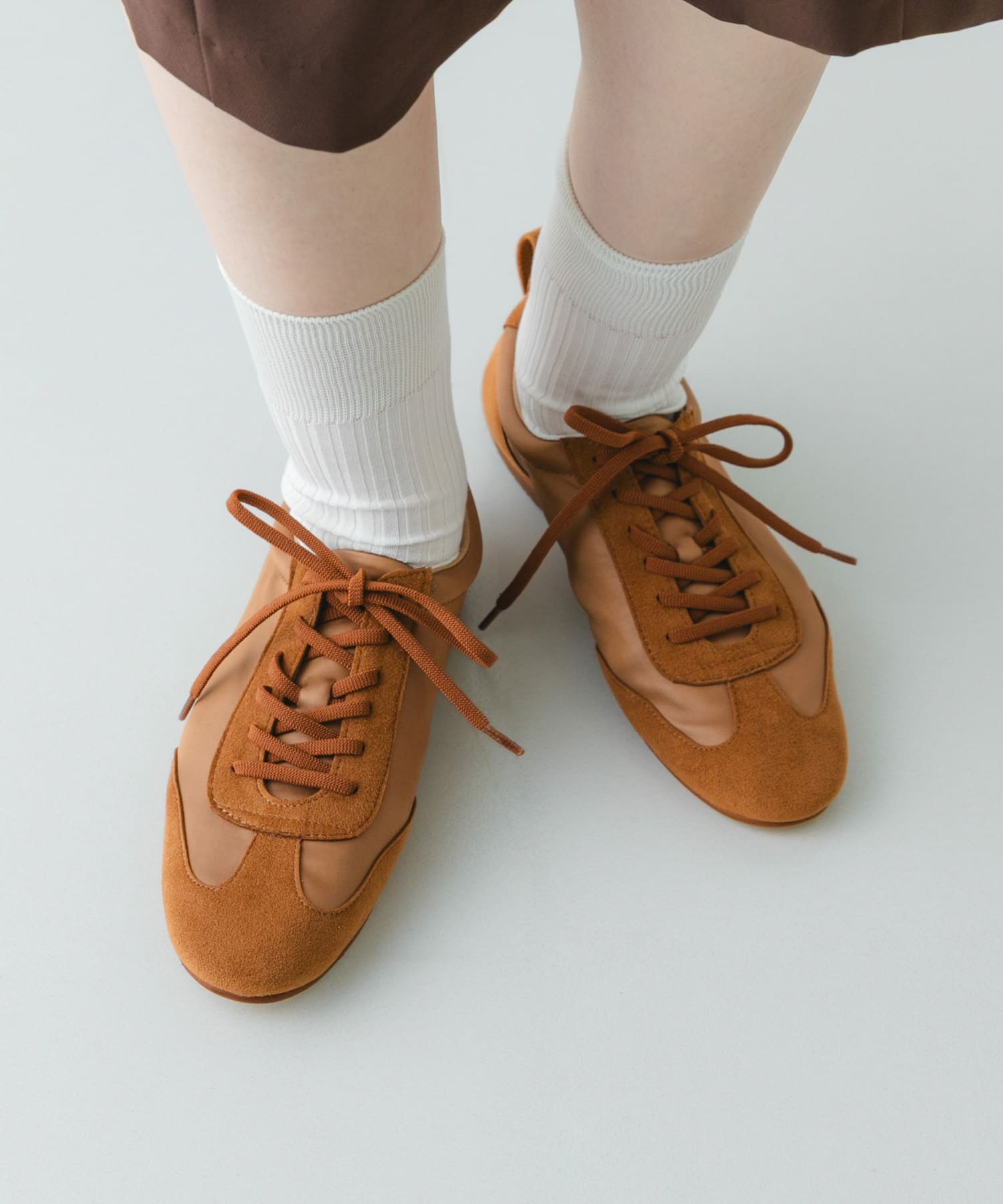 『WEB/一部店舗限定』ストレッチシューレースシューズ CAMEL 36