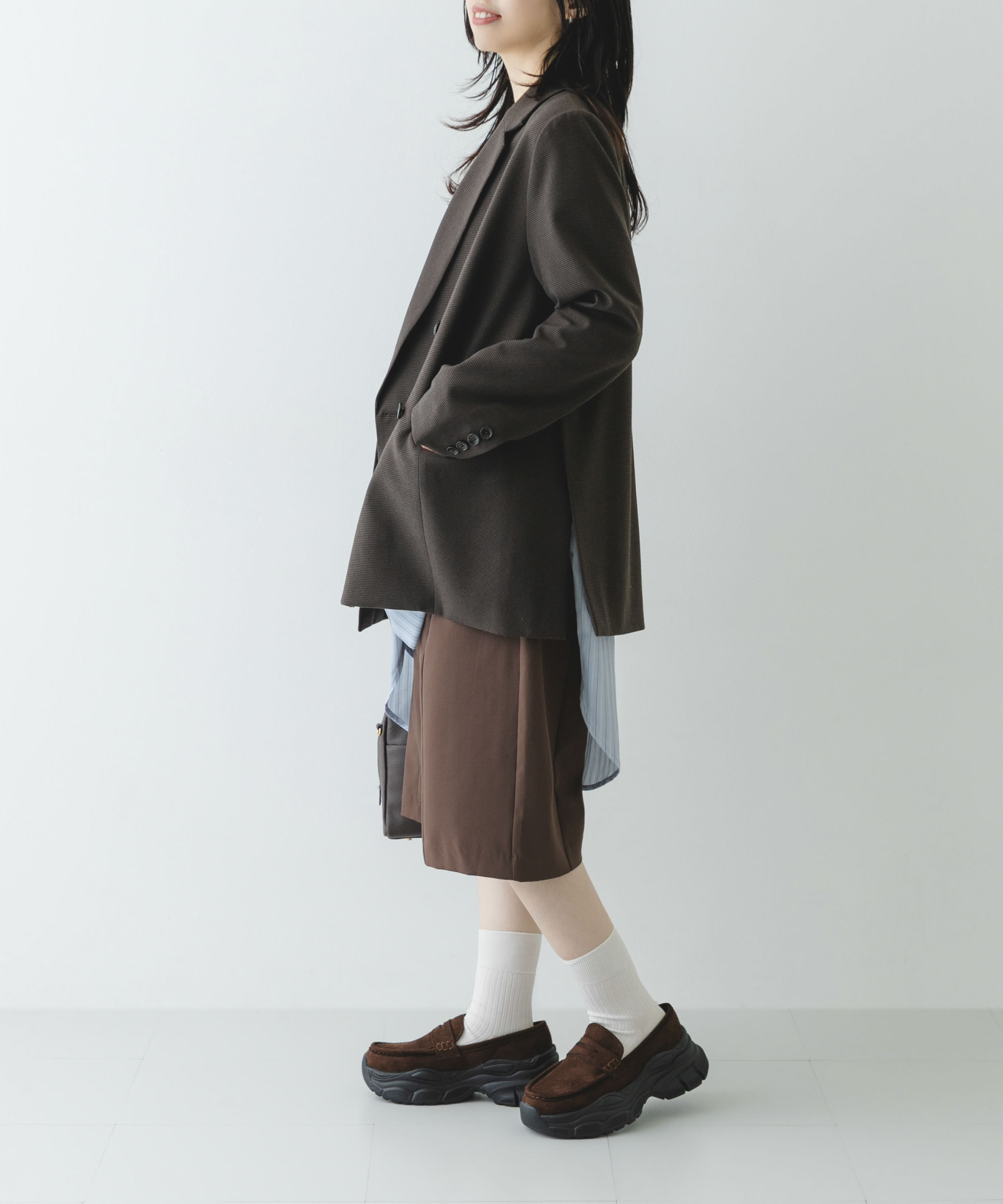 DARK BROWN
