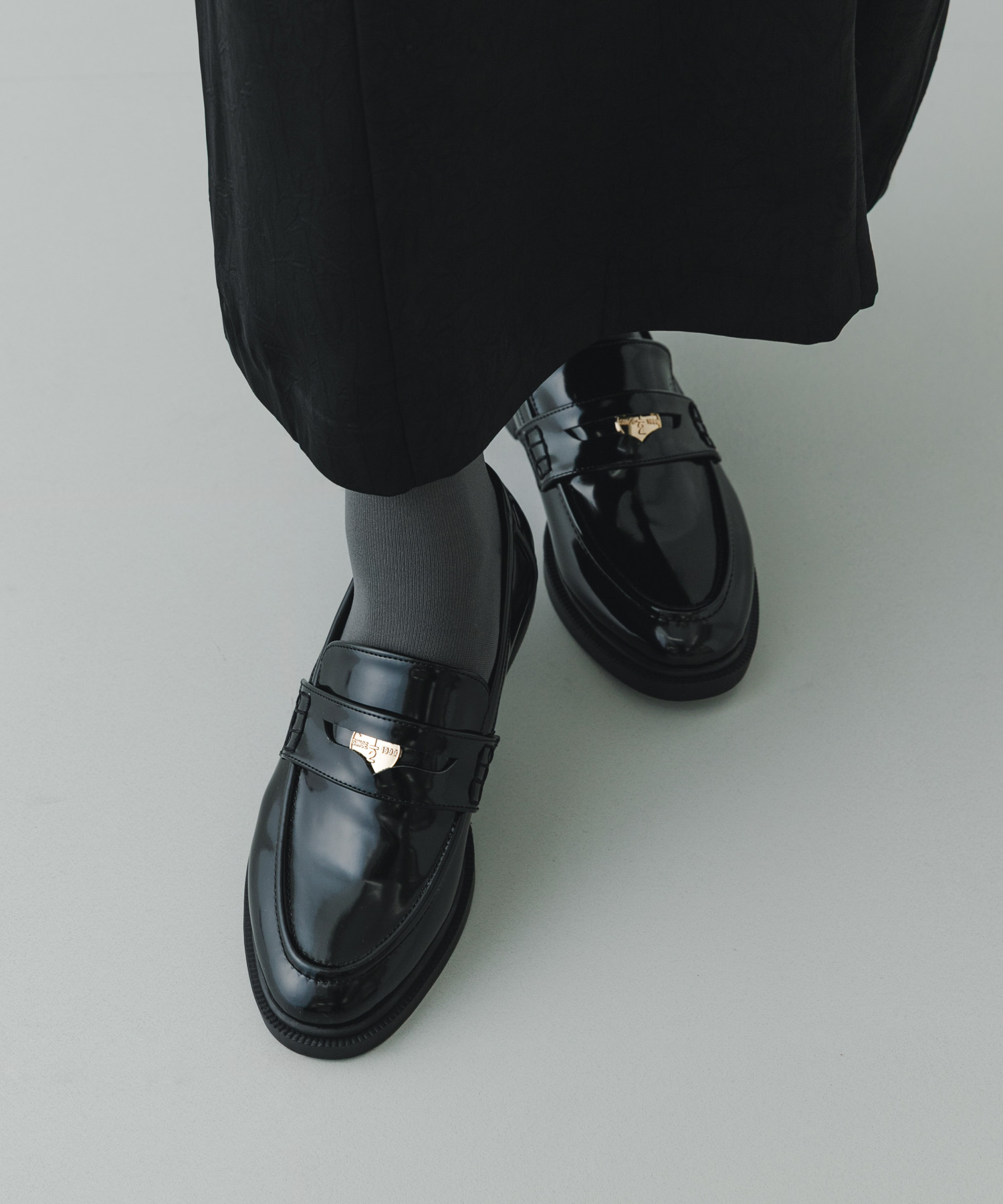 BLACK/E
