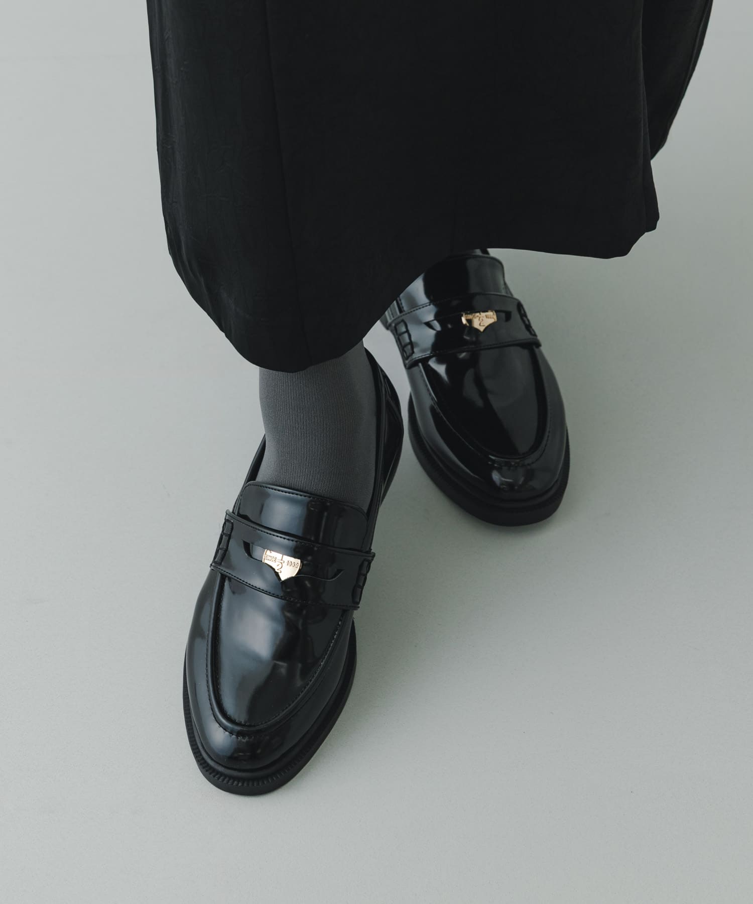BLACK/E