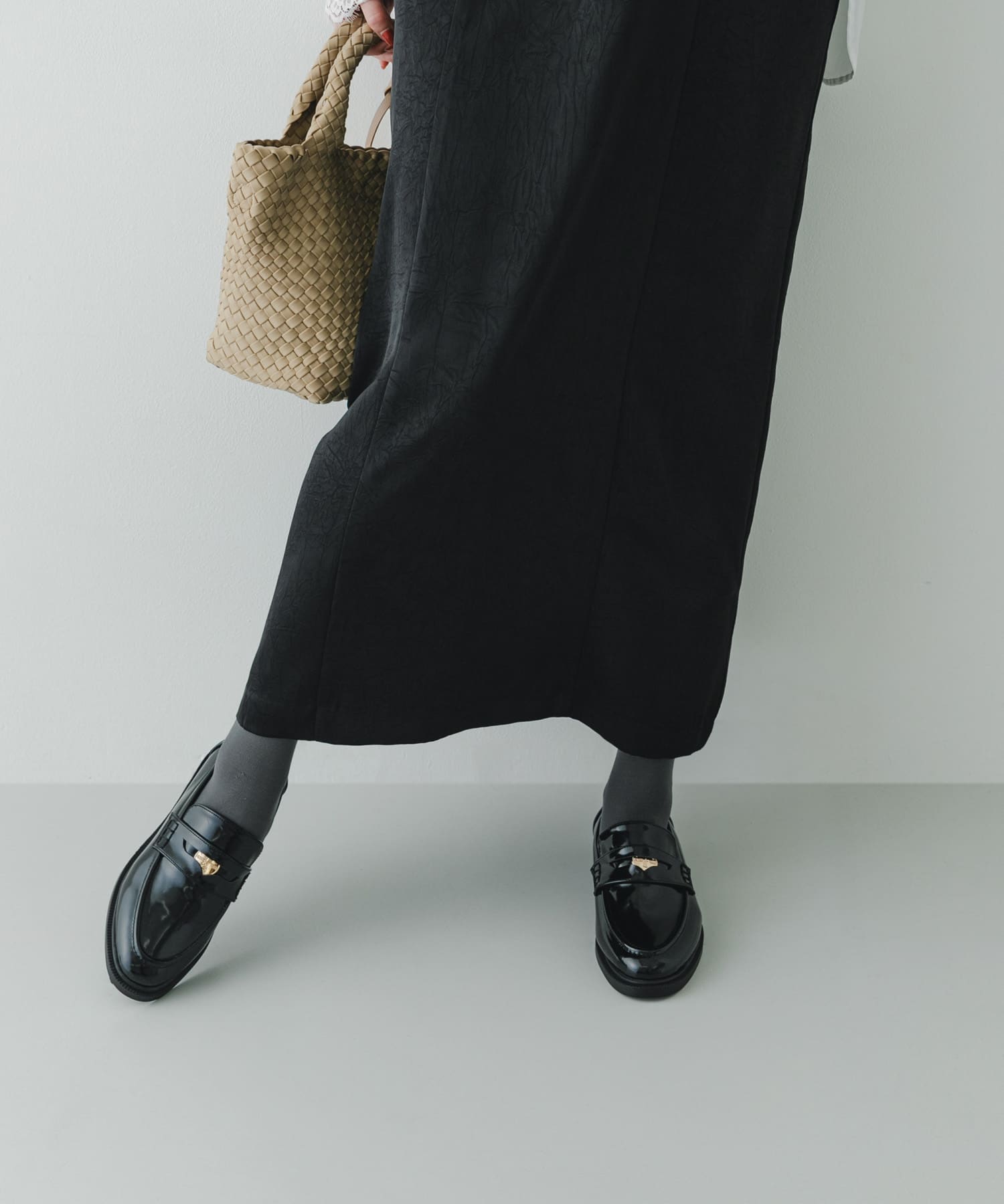 BLACK/E