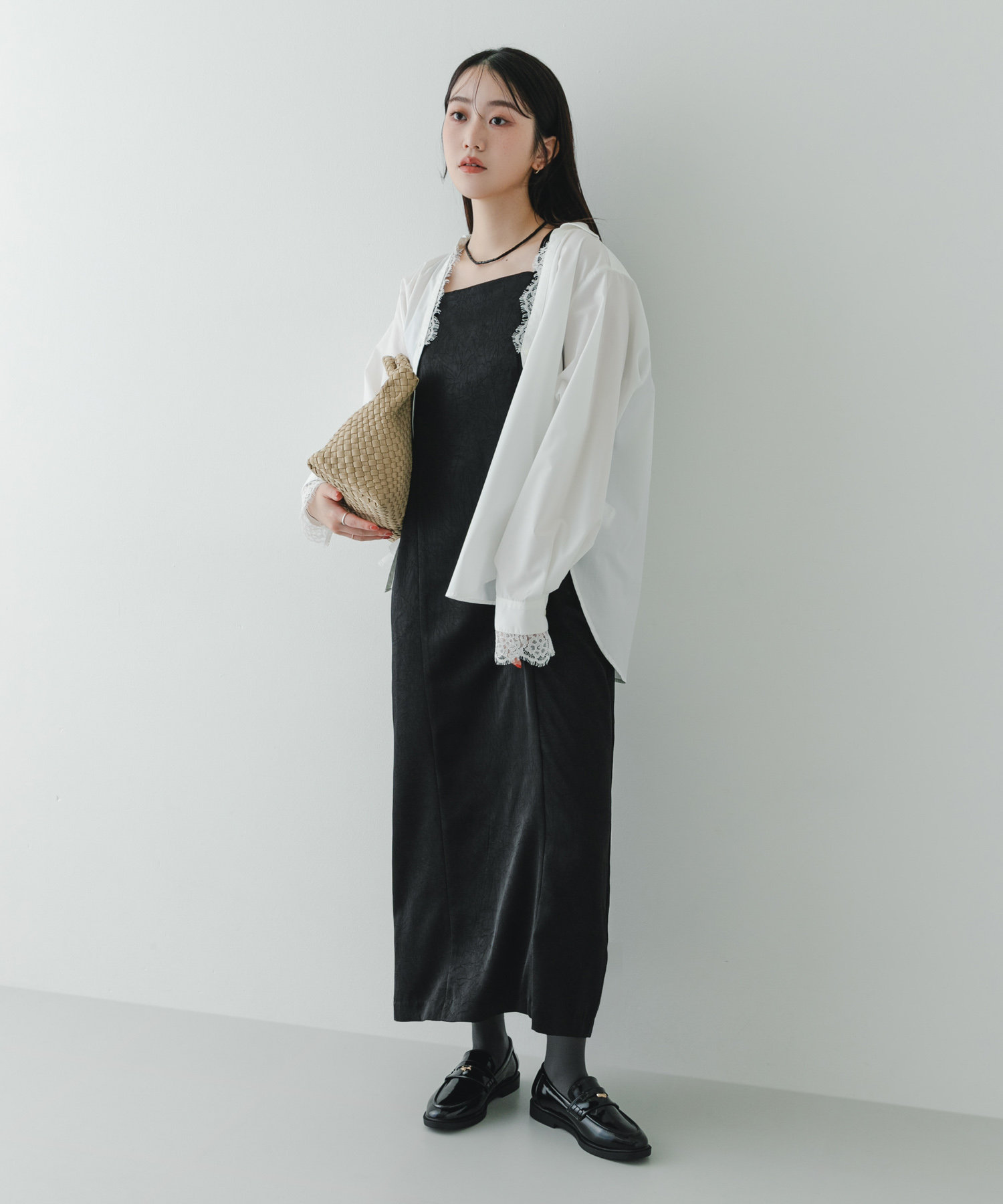 BLACK/E