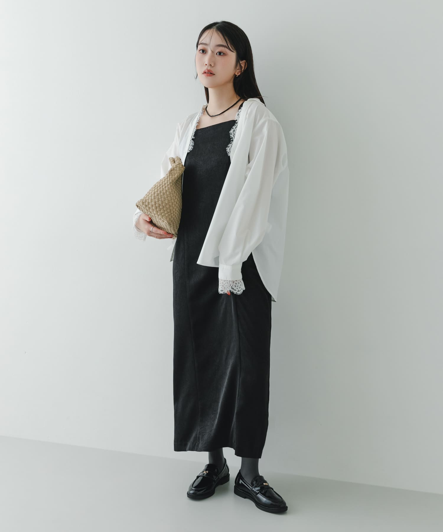 BLACK/E